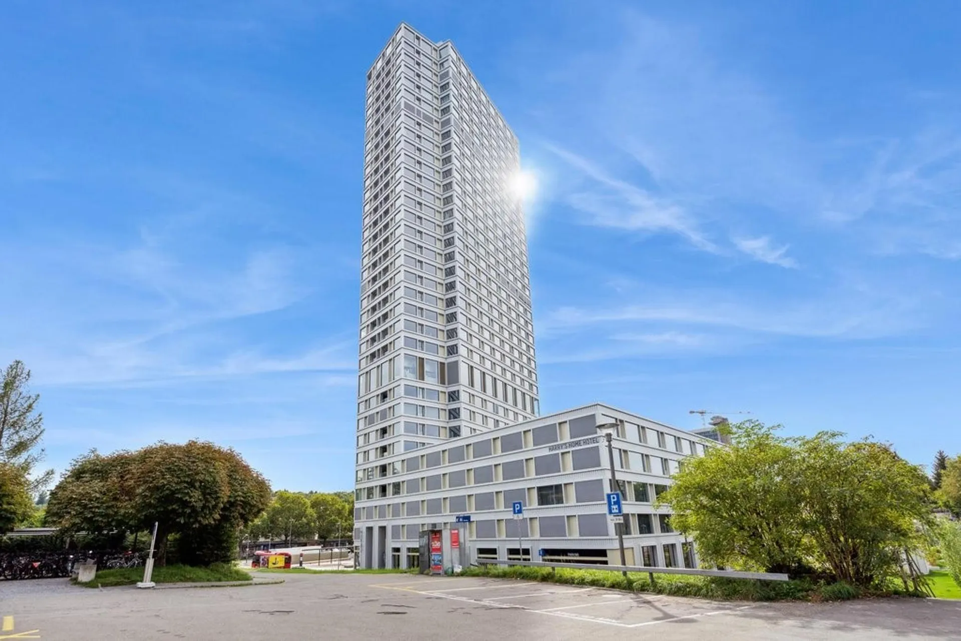 Top. Modern. Einzigartig. Bäretower