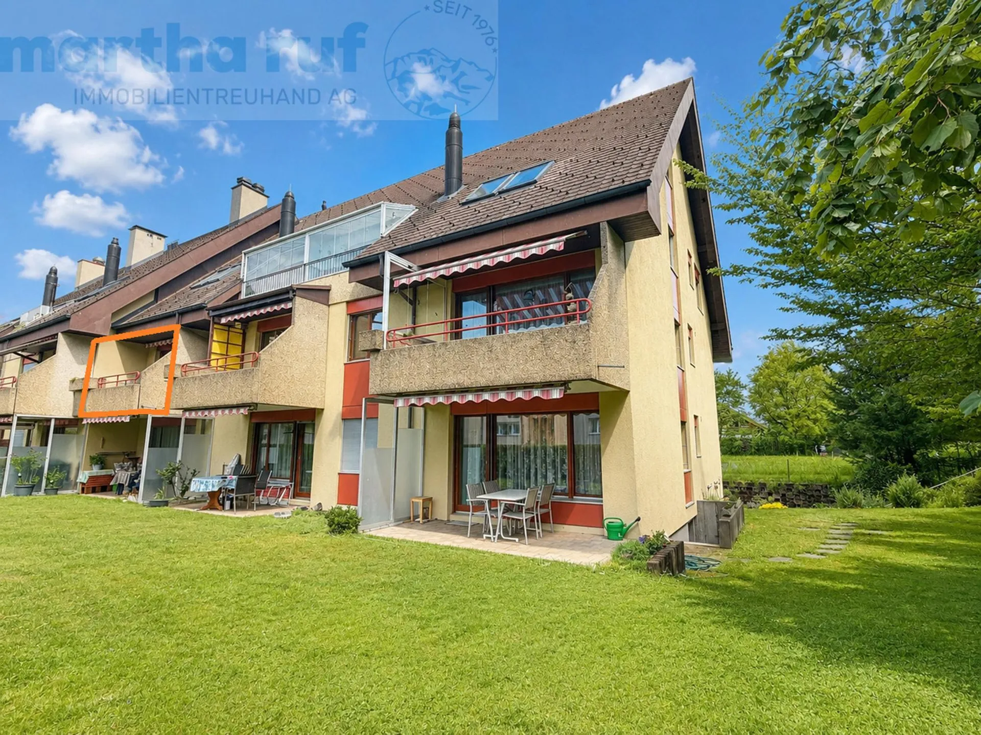 2.5- Zimmer Wohnung im 1. Stock mit Cheminée und Bergsicht