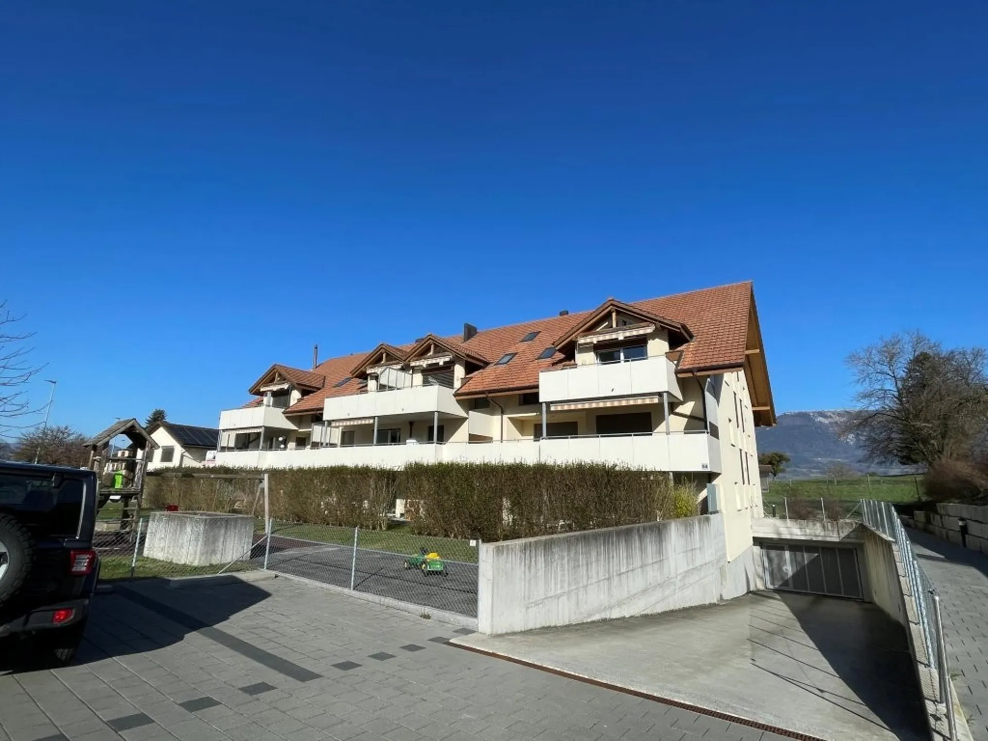Moderne 3.5-Zimmer-Duplex-Wohnung in Leuzigen