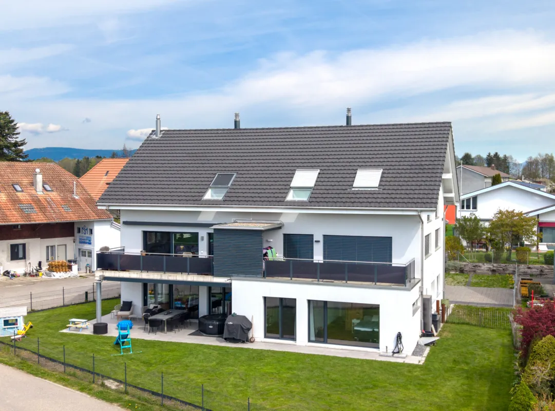 5.5-Zimmer Erdgeschoss-Wohnung mit 300 m2 privatem Gartenanteil
