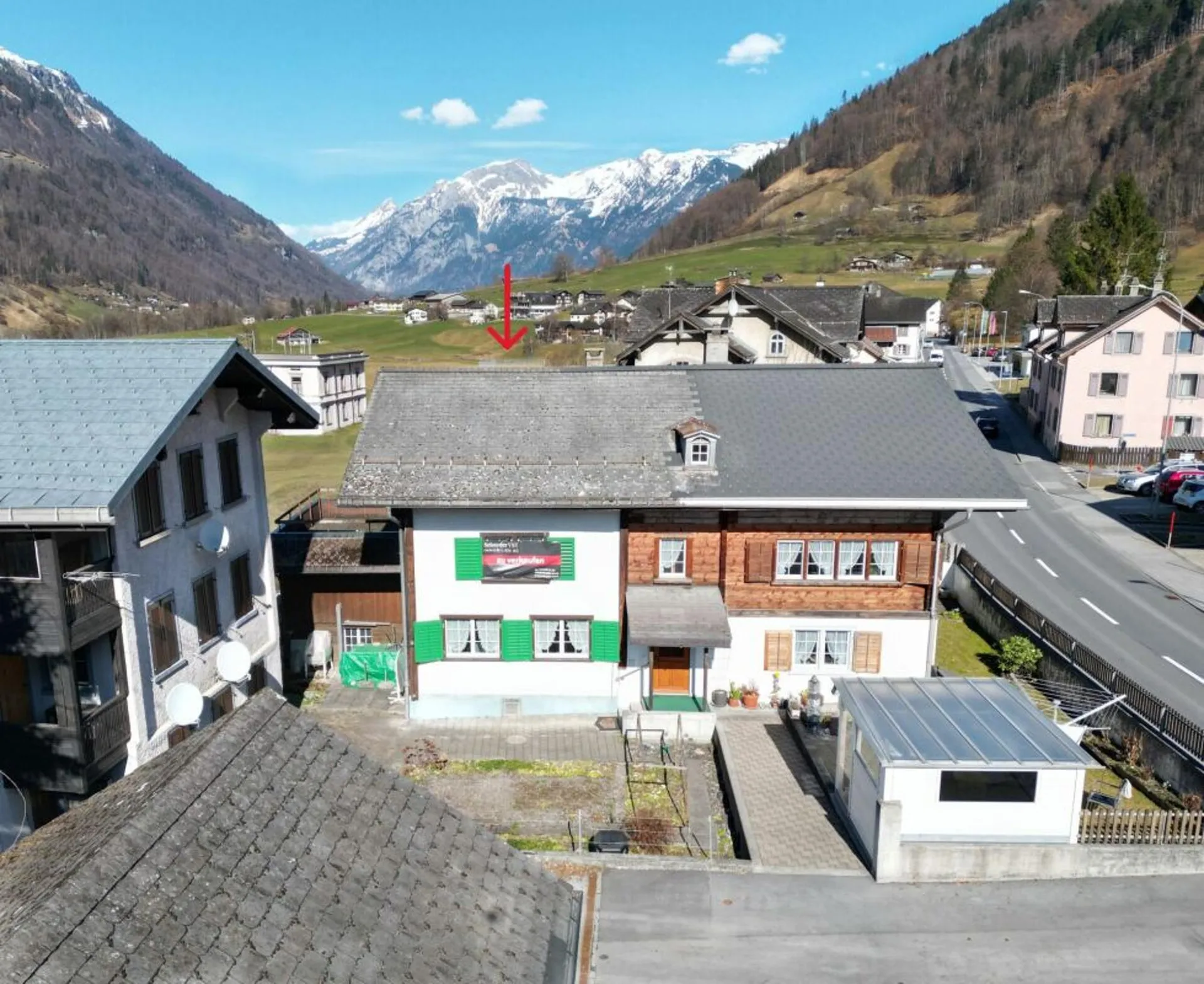 Traumhaftes Doppeleinfamilienhaus an wunderschöner und ruhiger Lage in Diesbach GL