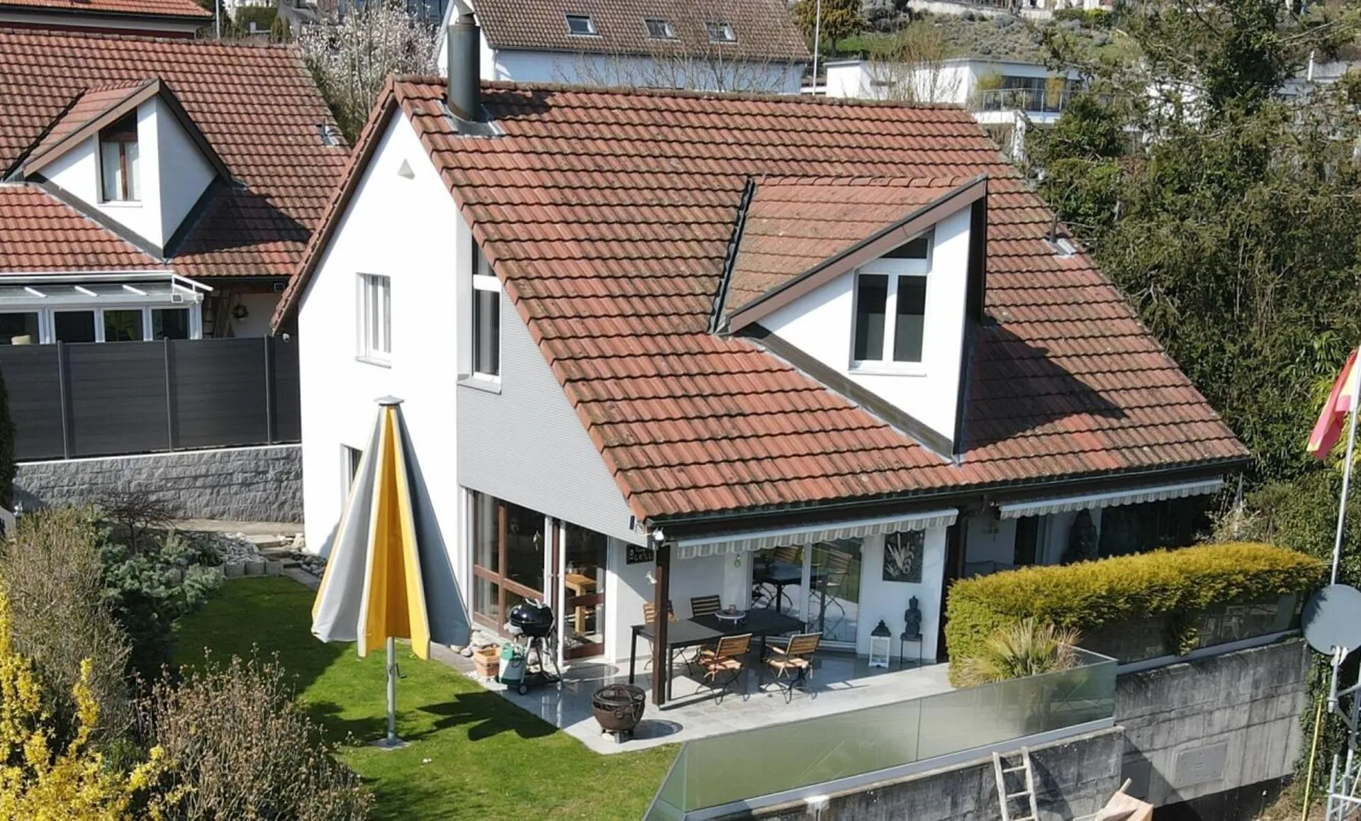 Freistehendes 5.5 Zimmer Einfamilienhaus mit grosszügigem und offenem Grundriss in Niedergösgen