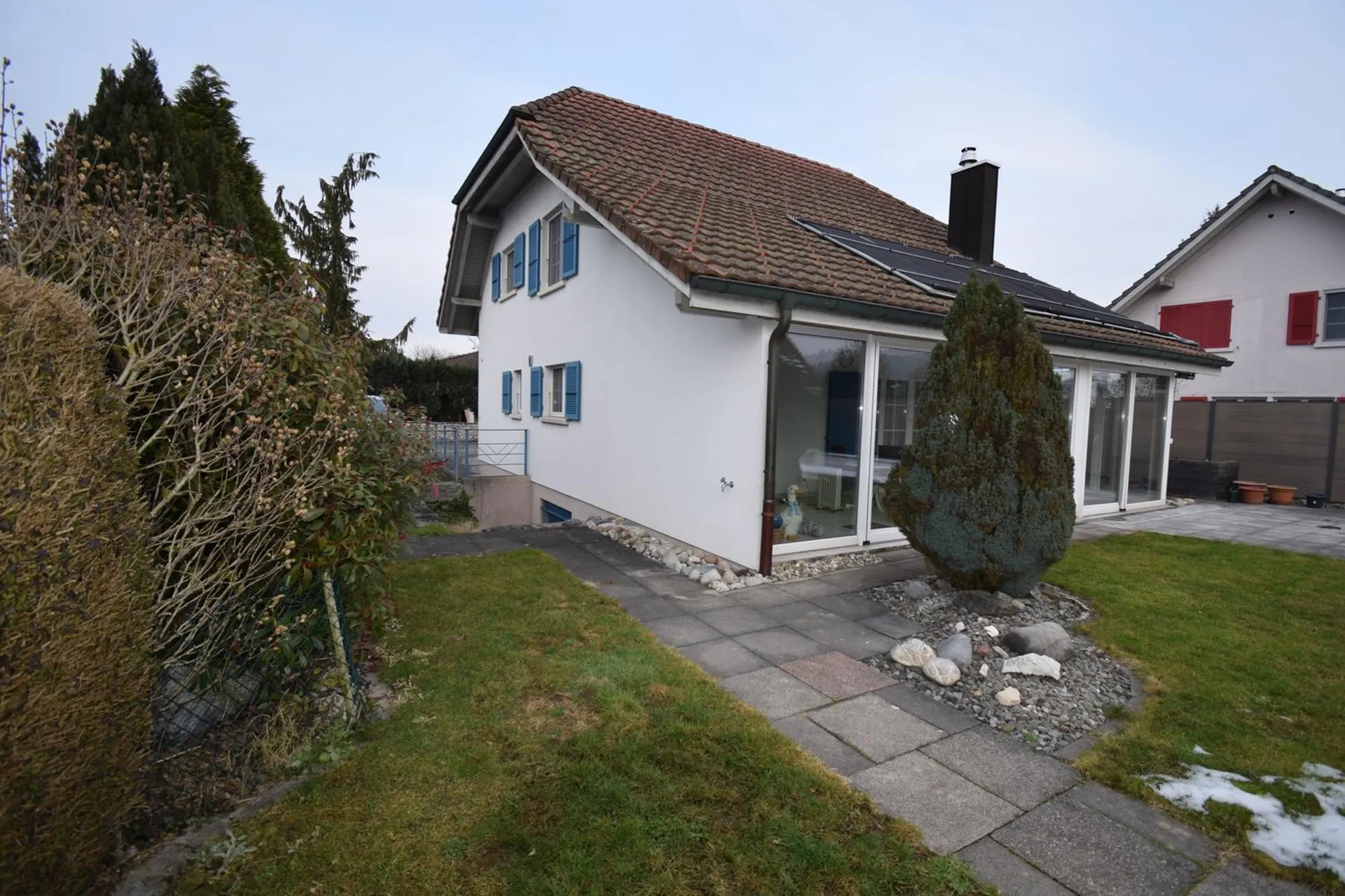 Modernes 5.5-Zimmer-Einfamilienhaus mit Pool in Fulenbach