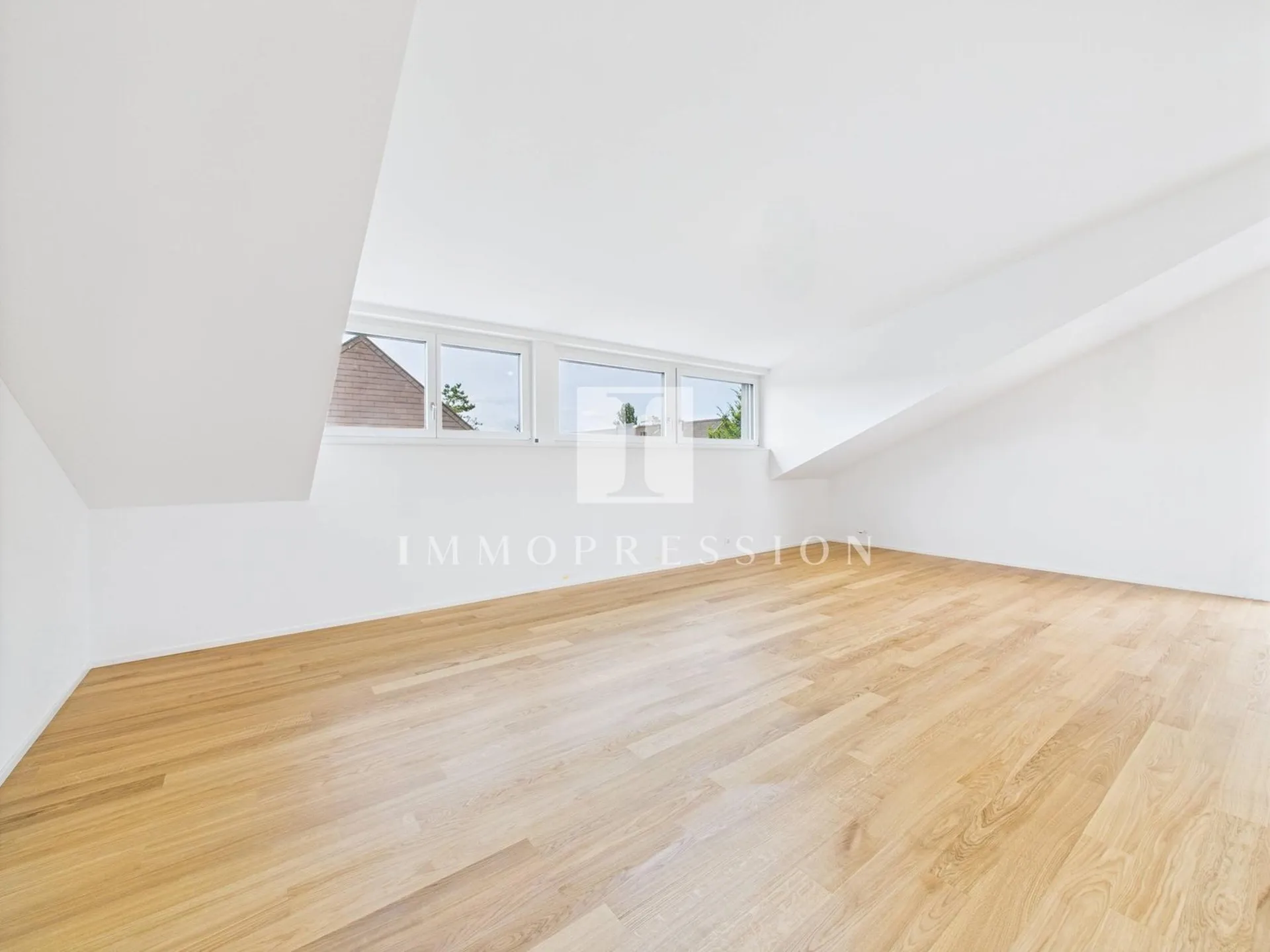 Premiumlage in ALLSCHWIL: Dachwohnung mit spektakulärer Terrasse!
