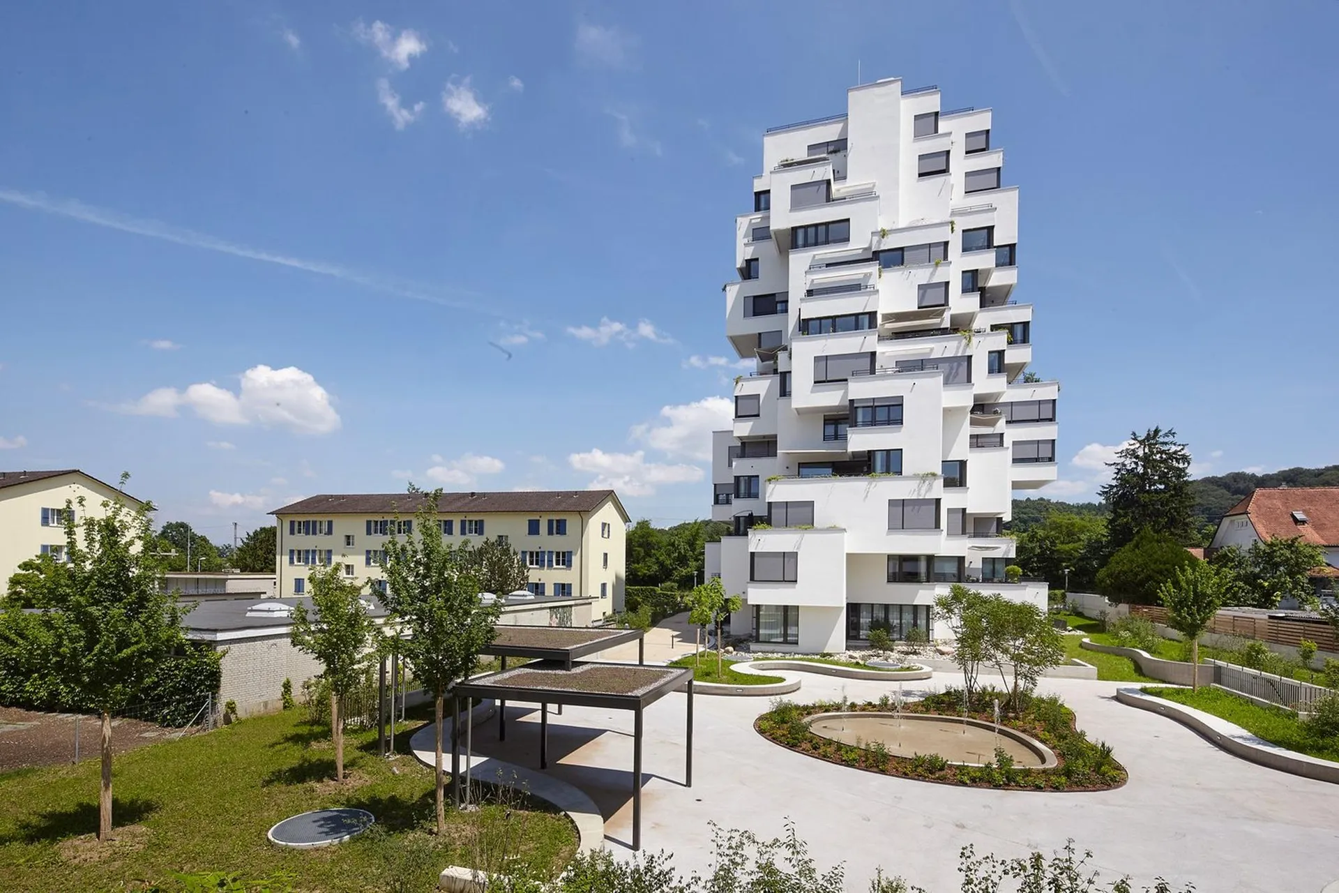 Komfortable Eigentumswohnung mit zwei Einstellplätzen