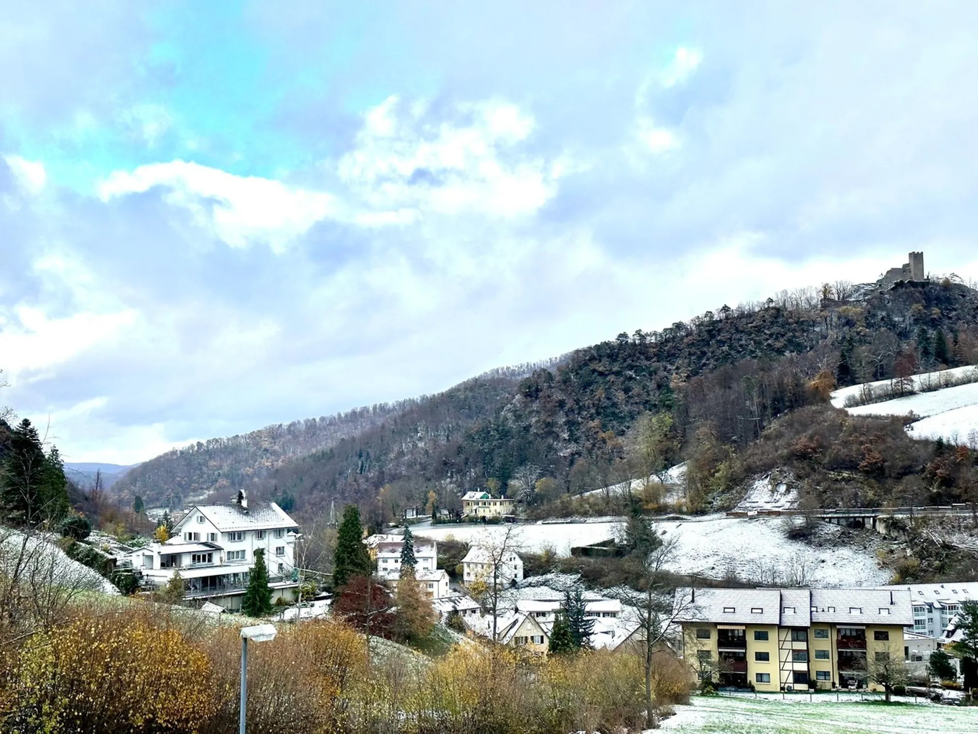 Günstige Wohnung mit Balkon und Garage