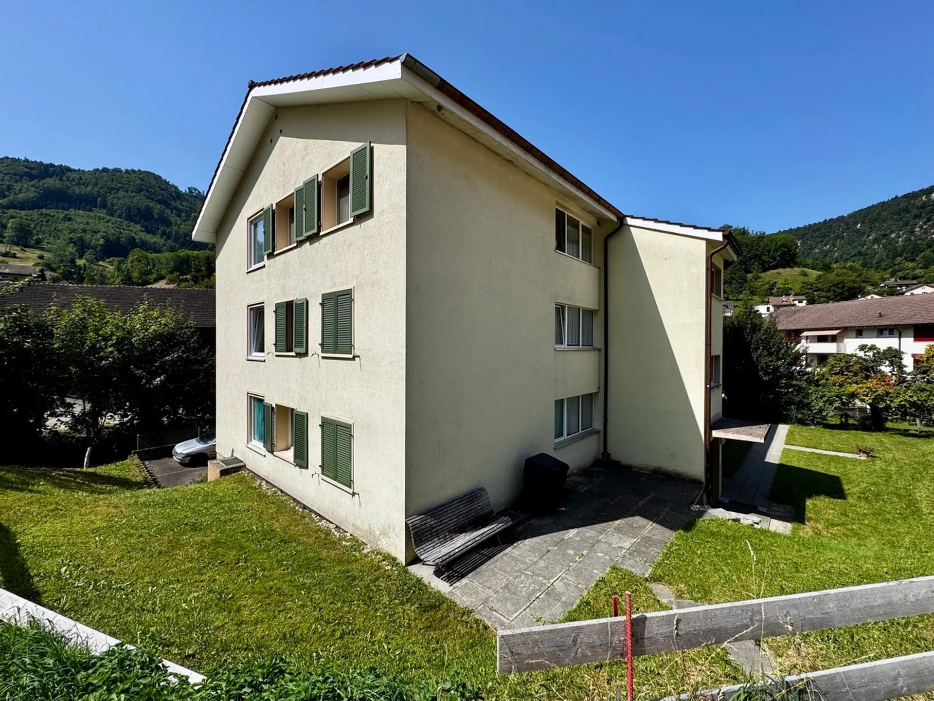 Stilvolle 3.5-Zimmer-Wohnung mit eigener Garagenbox