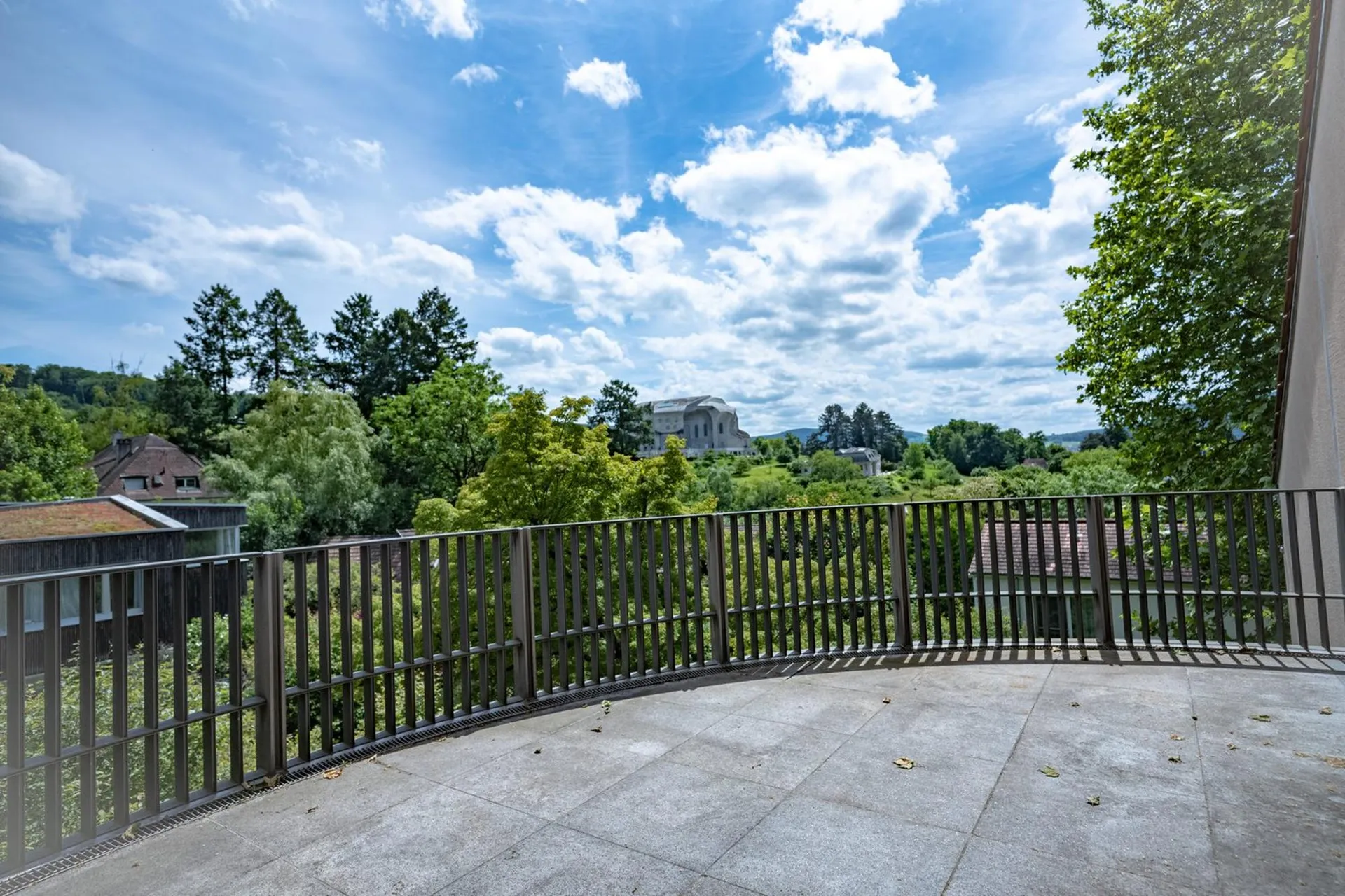 Maisonette mit Weitblick – Stilvolles Wohnen nahe Goetheanum
