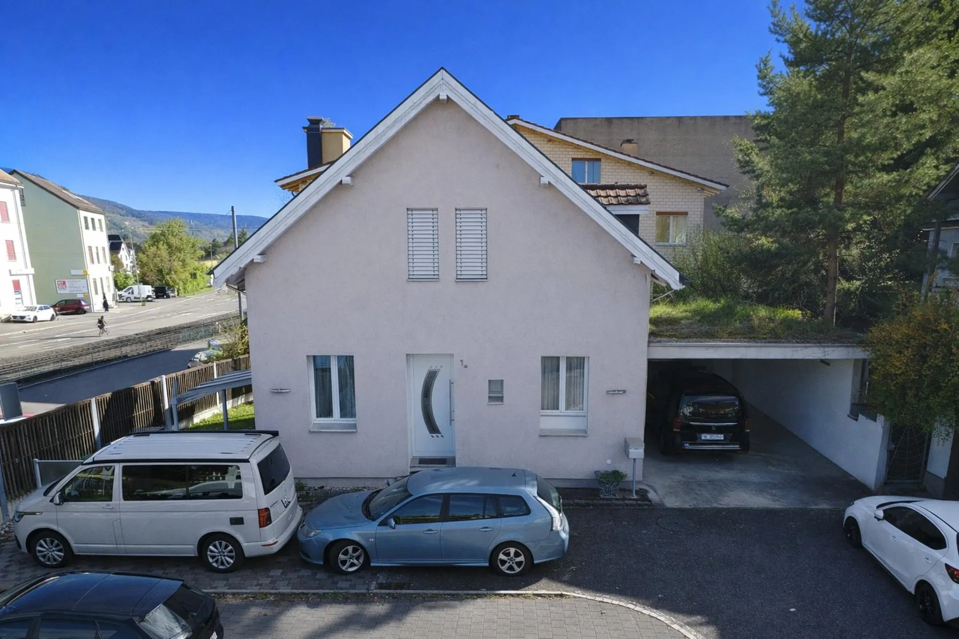 Freistehendes Einfamilienhaus an zentraler Lage in Münchenstein