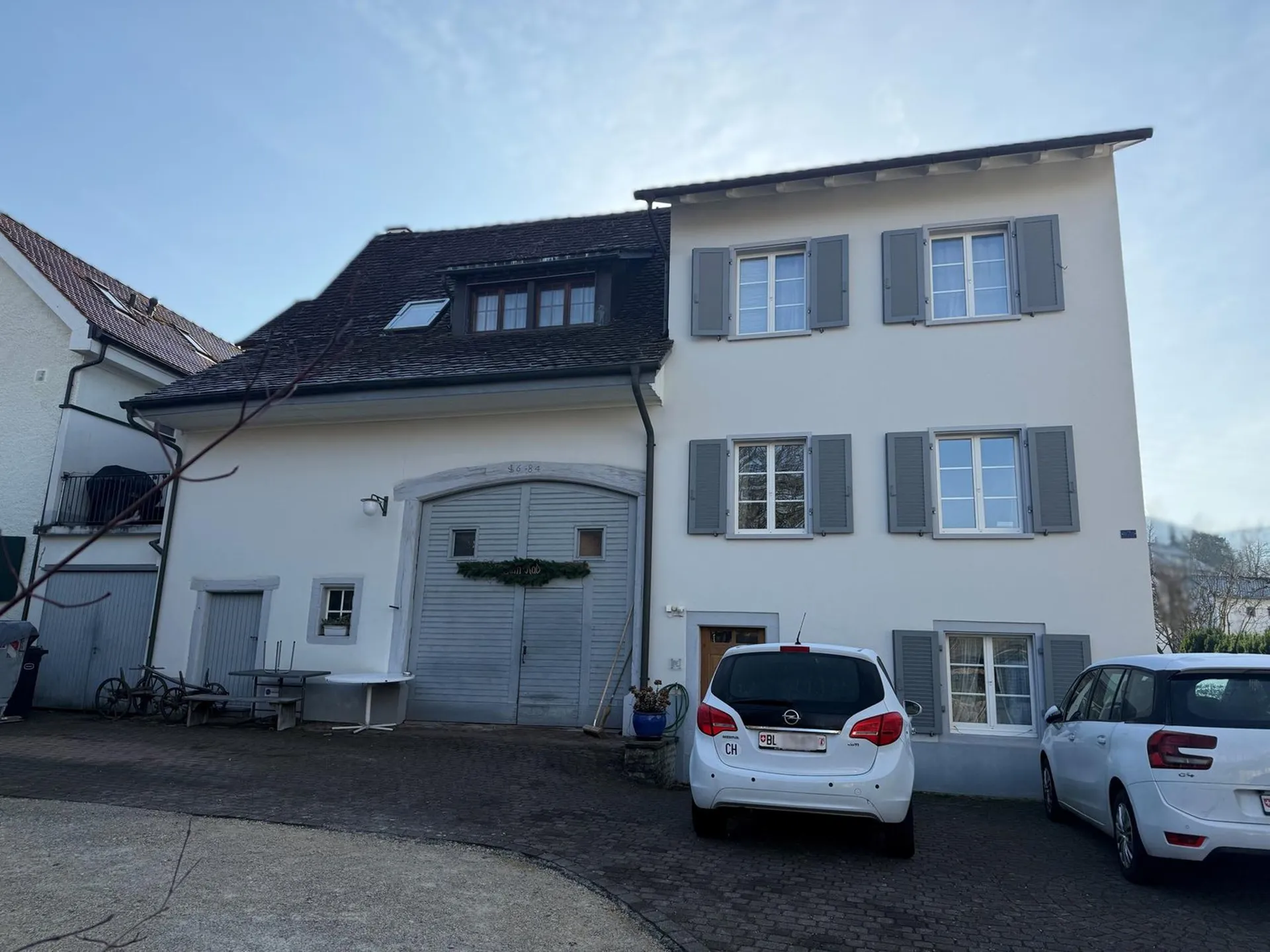 Mehrfamilienhaus im historischen Dorfkern mit viel Potenzial