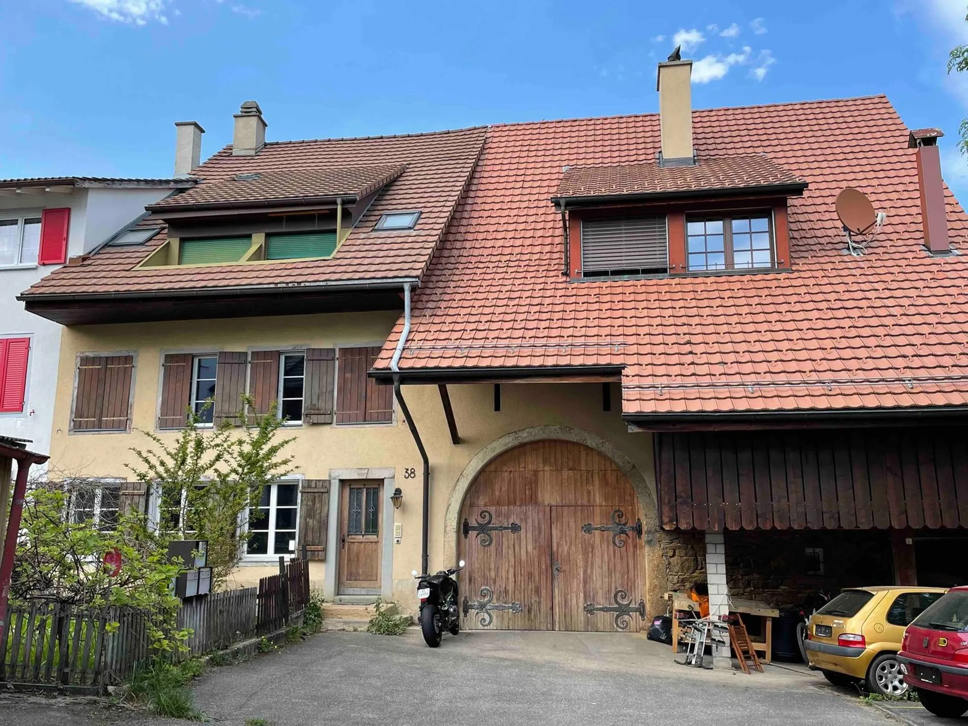 Bauernhaus mit 3 Wohnungen in der Kernzone