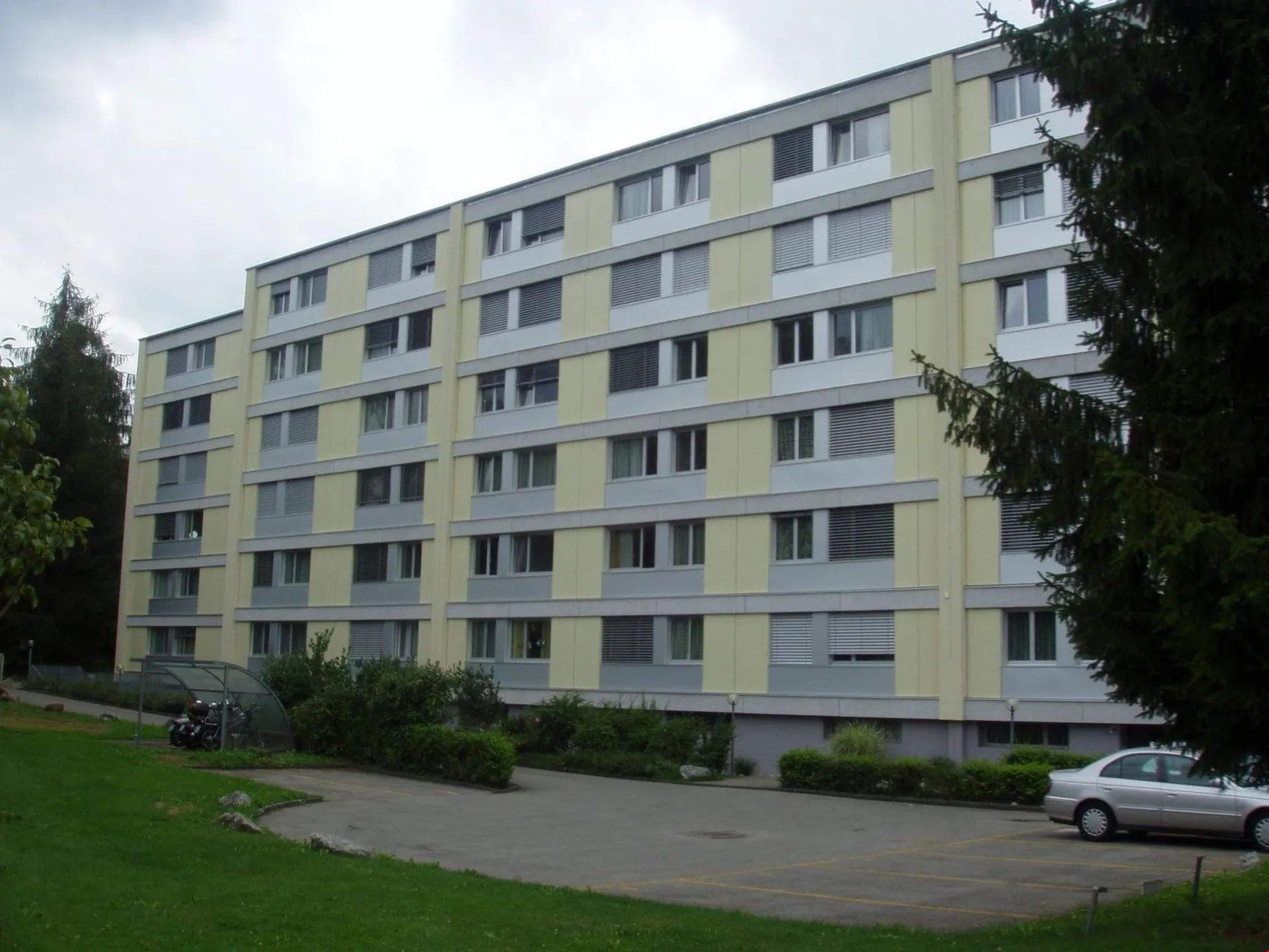 Moderne 4.5-Zimmer-Wohnung mit Balkon in Gümligen