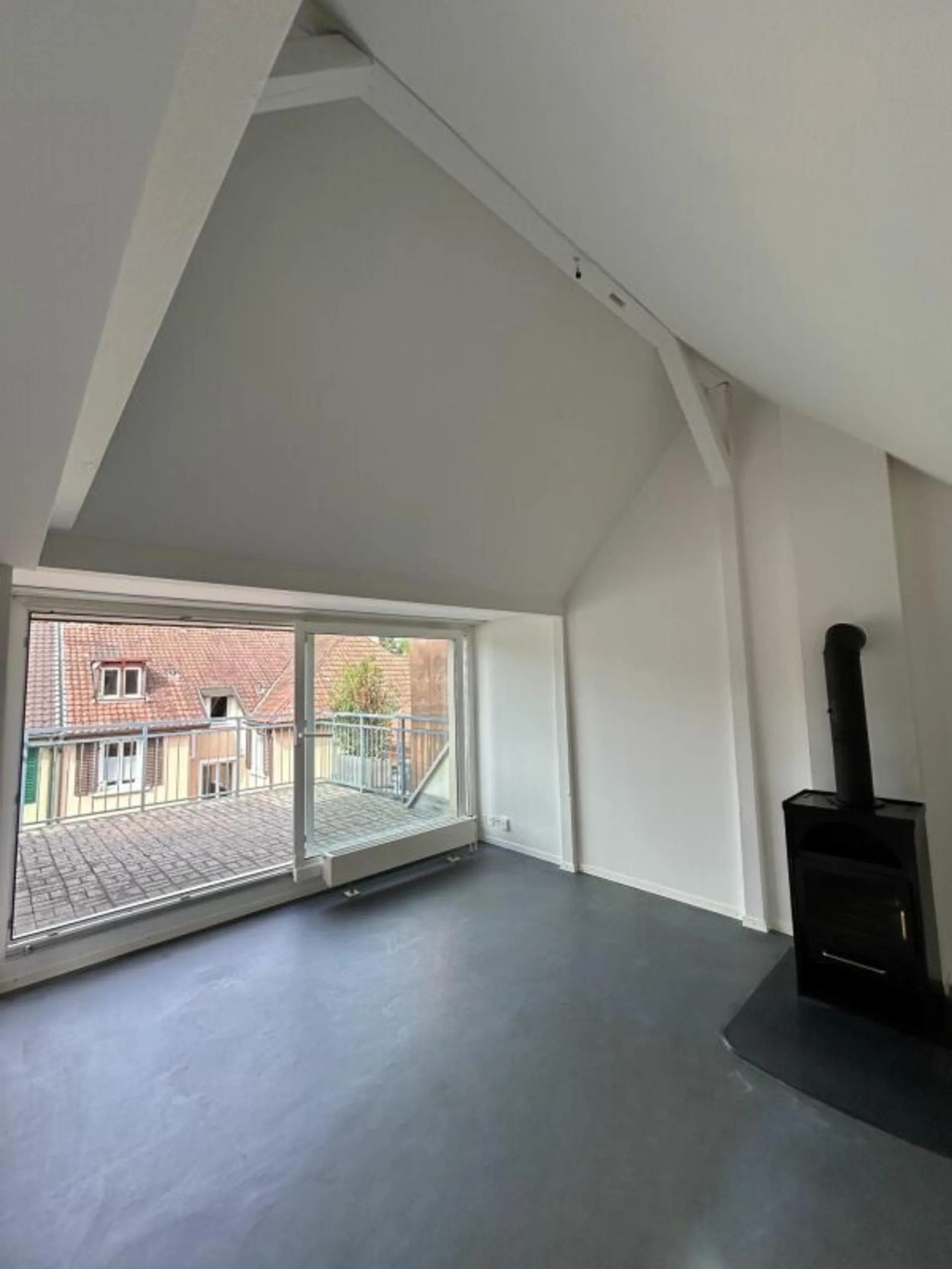 Helles 1-Zimmer-Dachstudio