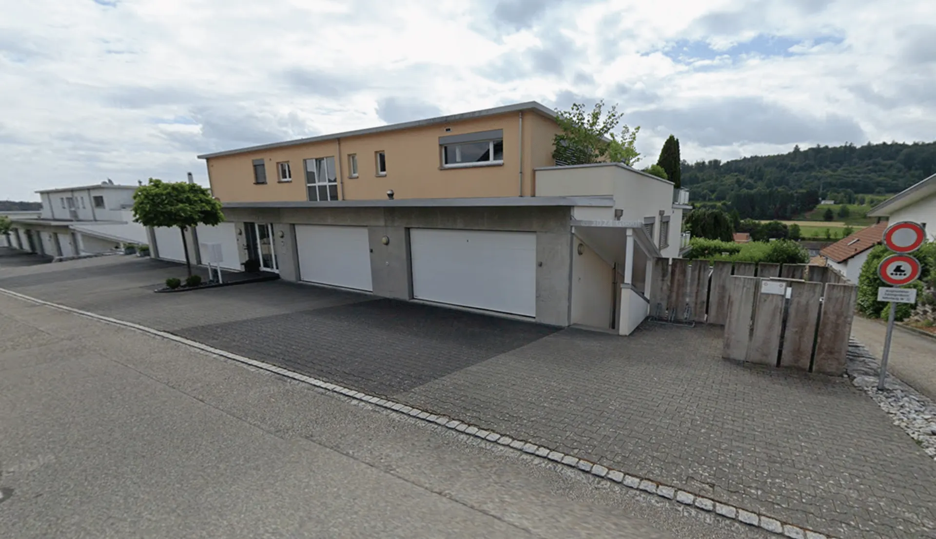 4.5 Zimmer-Gartenwohnung mit Doppelgarage
