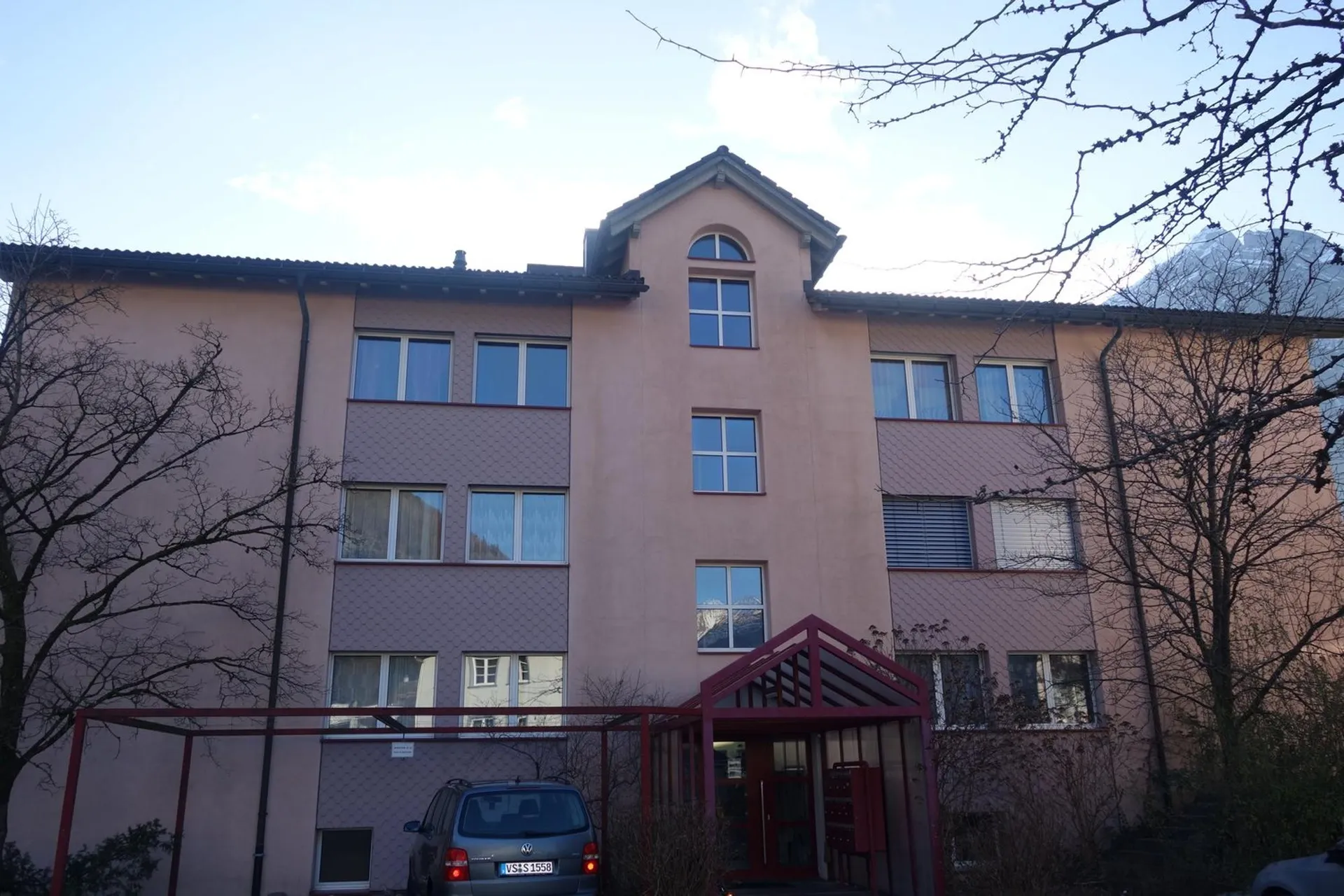 Charmante 4.5-Zimmer-Wohnung mit schöner Aussicht in Glarus Nord