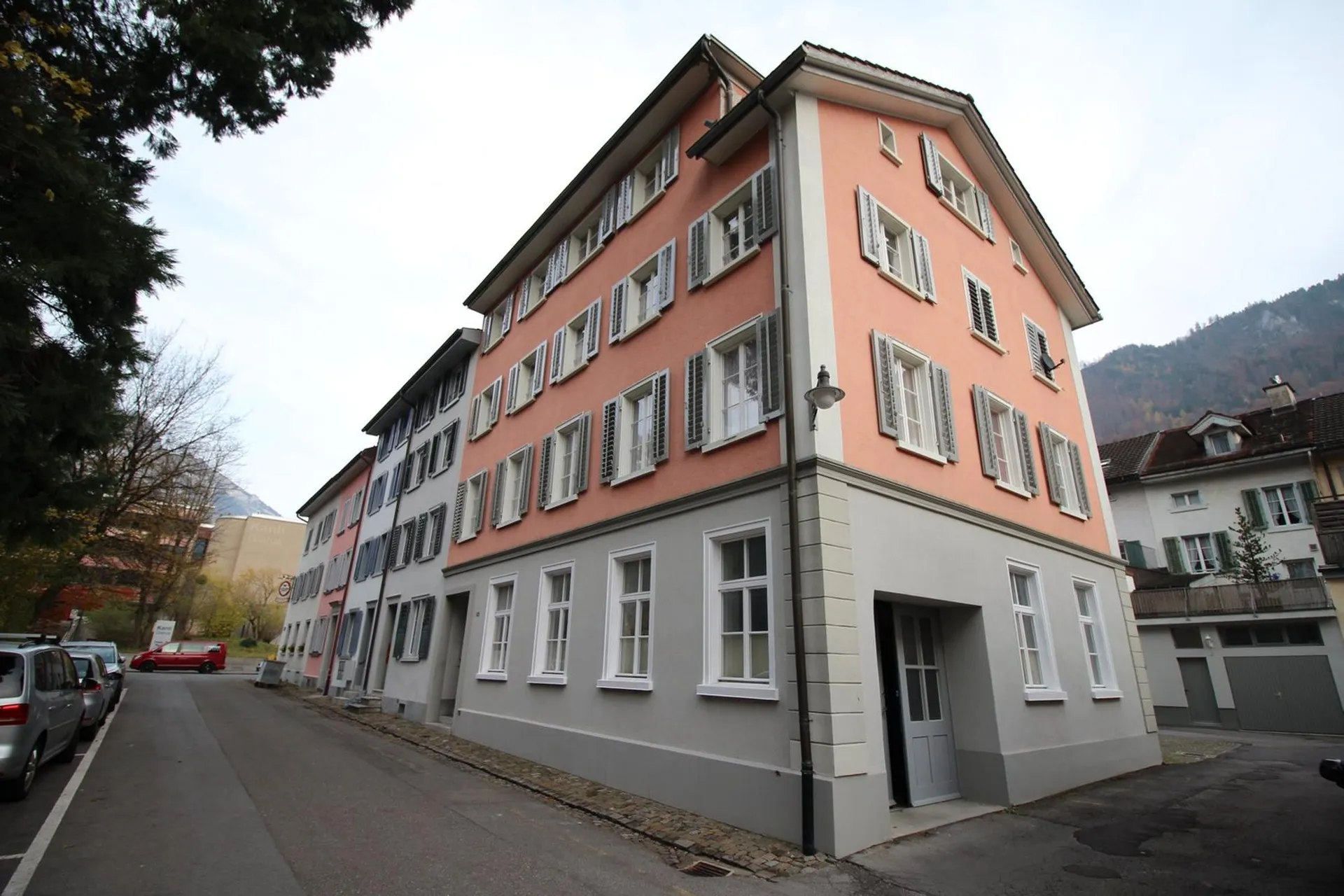 Charmante 4.5-Zimmer-Wohnung in zentraler Lage von Glarus