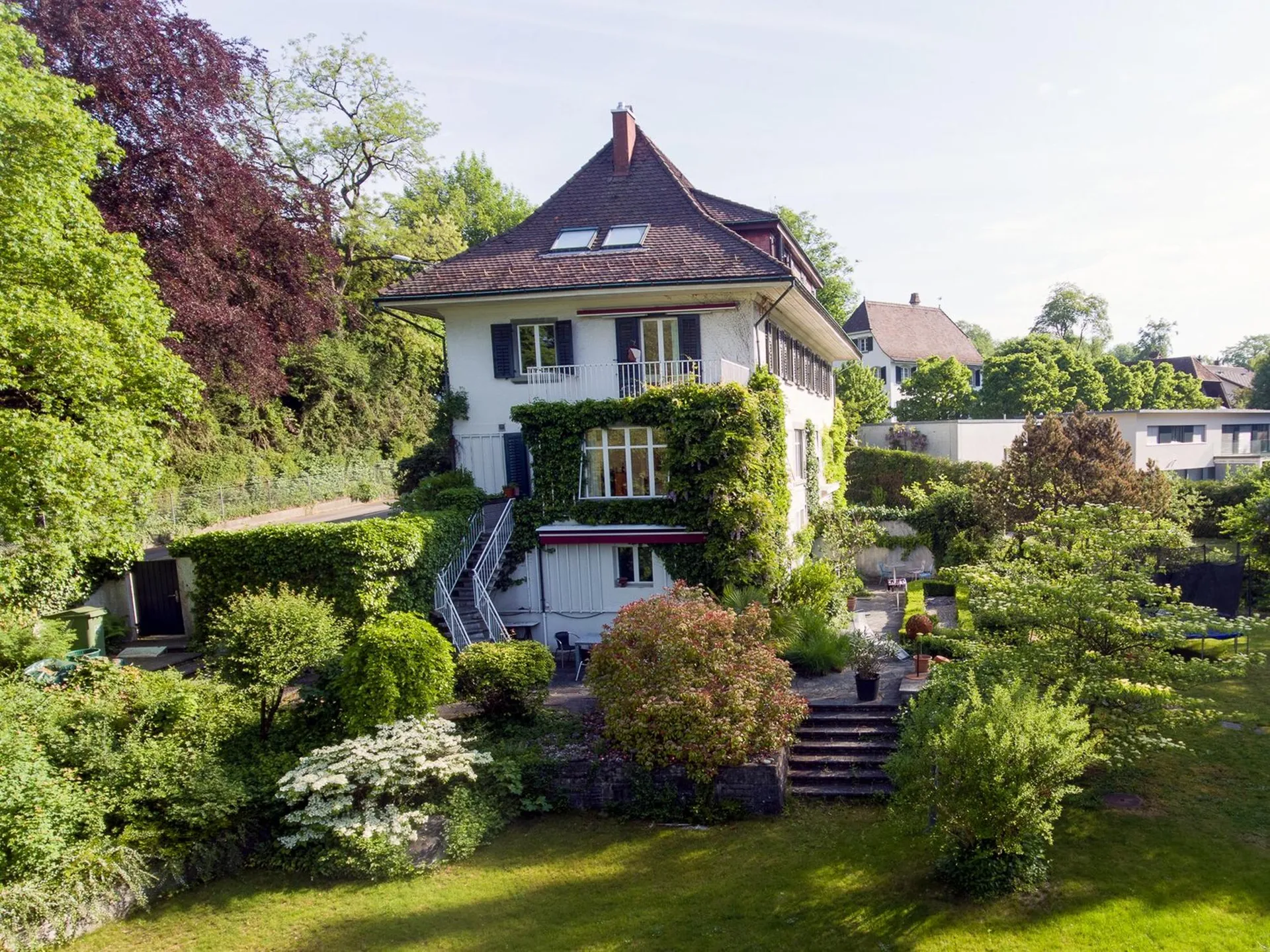 Herrschaftliches Haus mit riesigem Garten im Steingrubenquartier