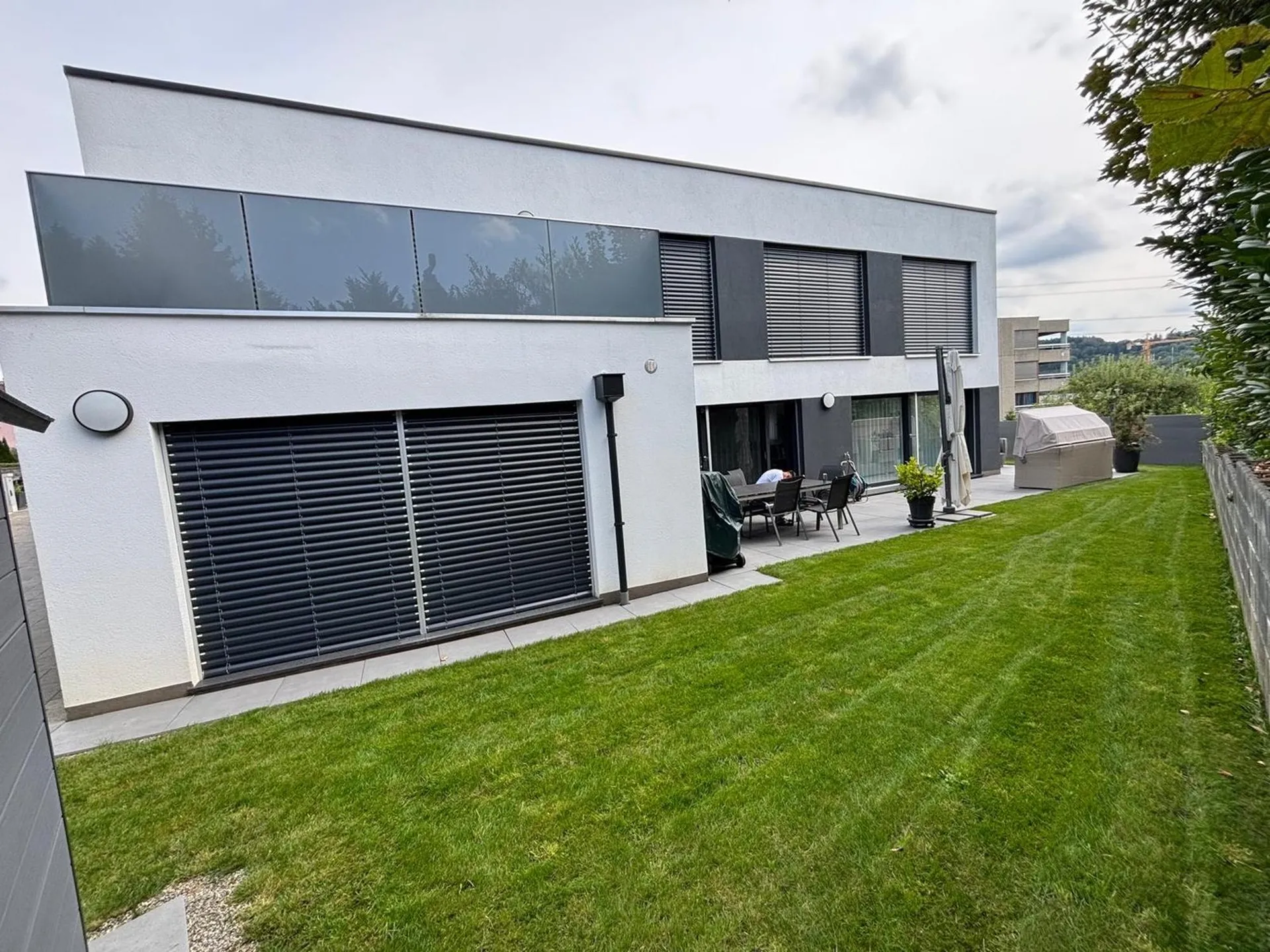 Magnifique villa contemporaine de 6.5 pièces avec studio indépendant – Marly (FR)