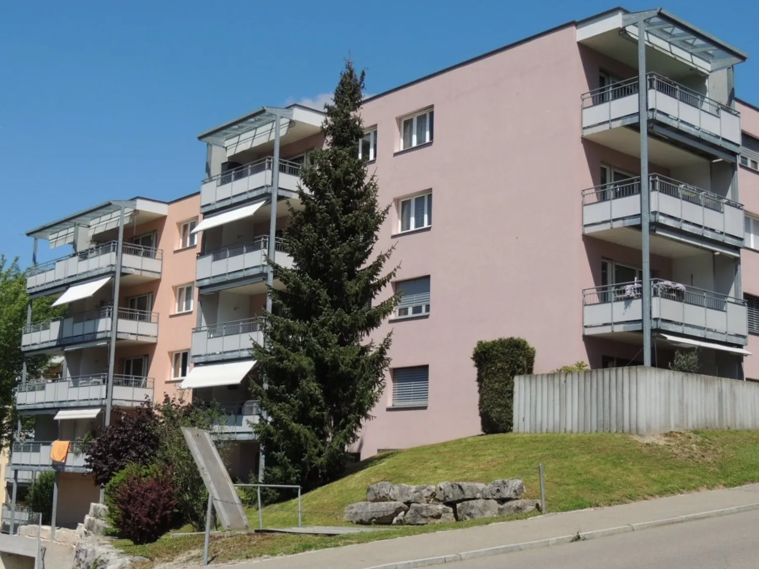 Motorradplatz in Uster zu vermieten
