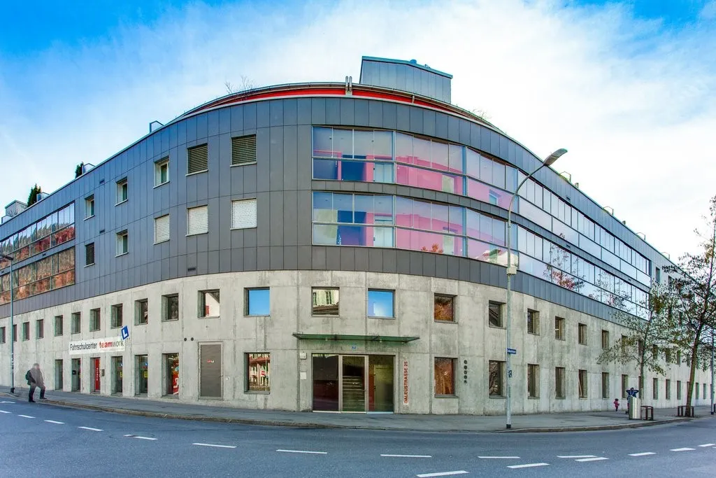 Einstellplatz an der Scalettastrasse 7 / Daleustrasse 25 zu vermieten