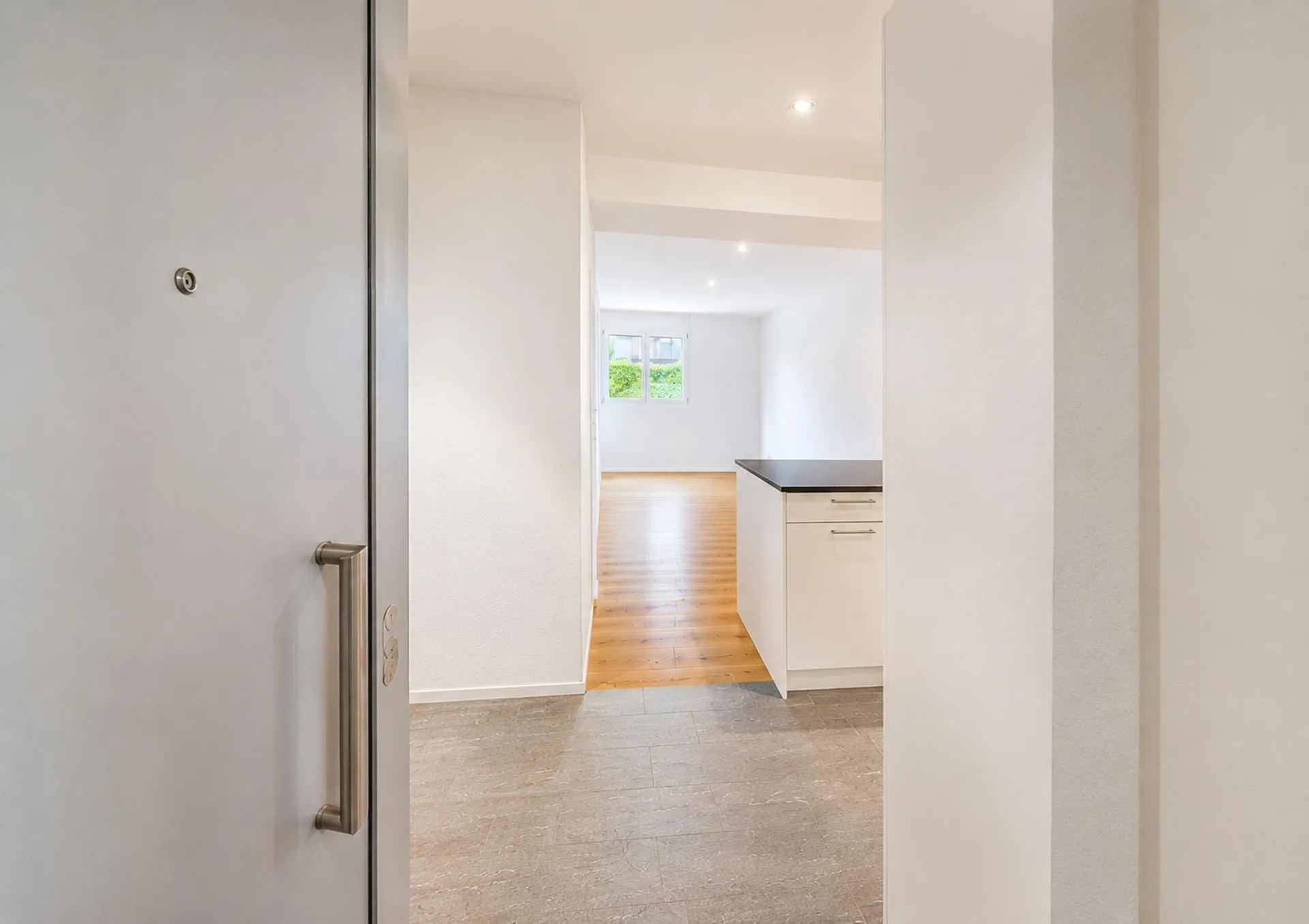 Moderne 2.5-Zimmer-Wohnung im Erdgeschoss in Grüningen – Sofort verfügbar!