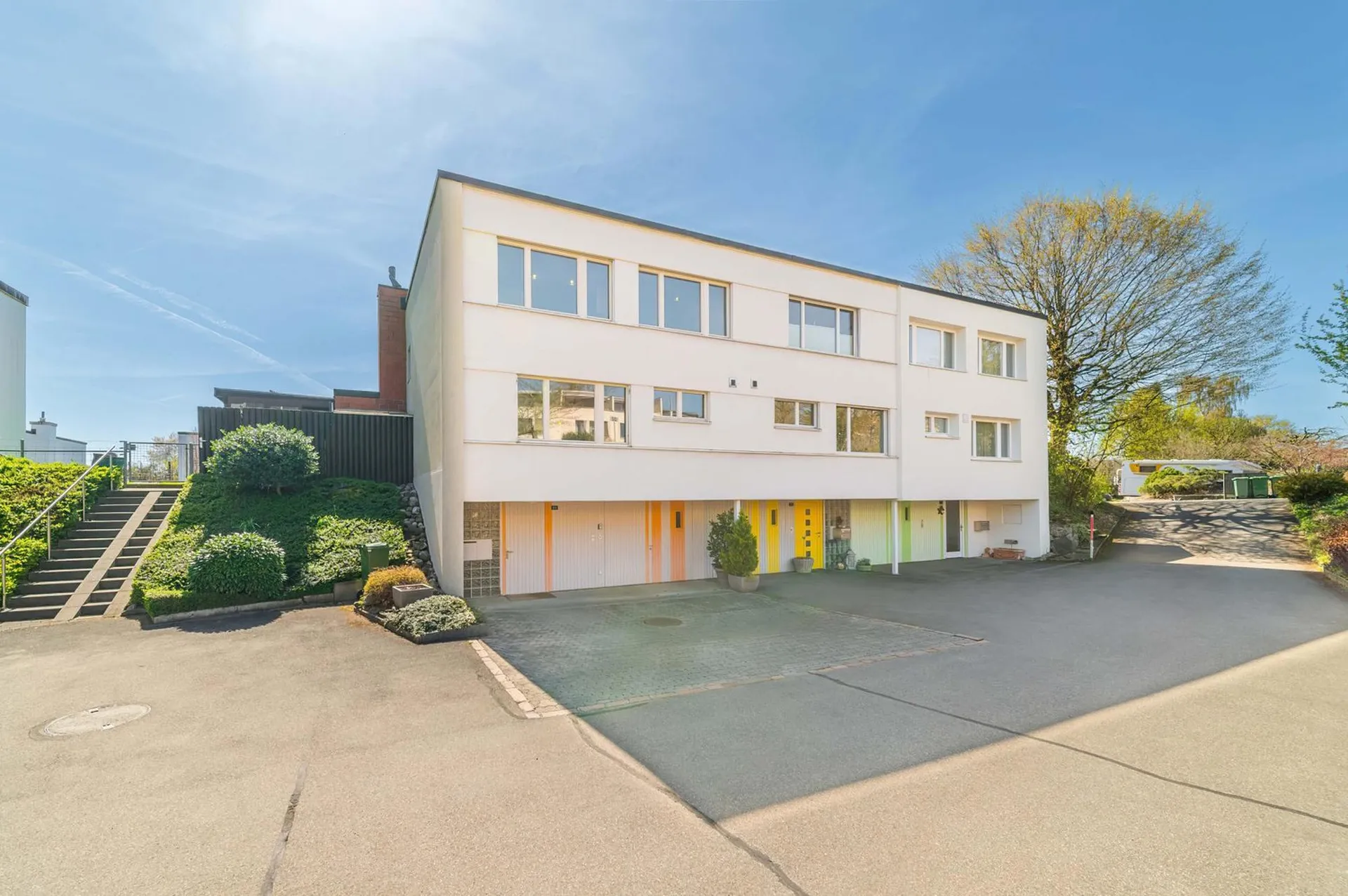 6.5-Zimmer-Haus mit grossem Wintergarten und idyllischer Gartenoase