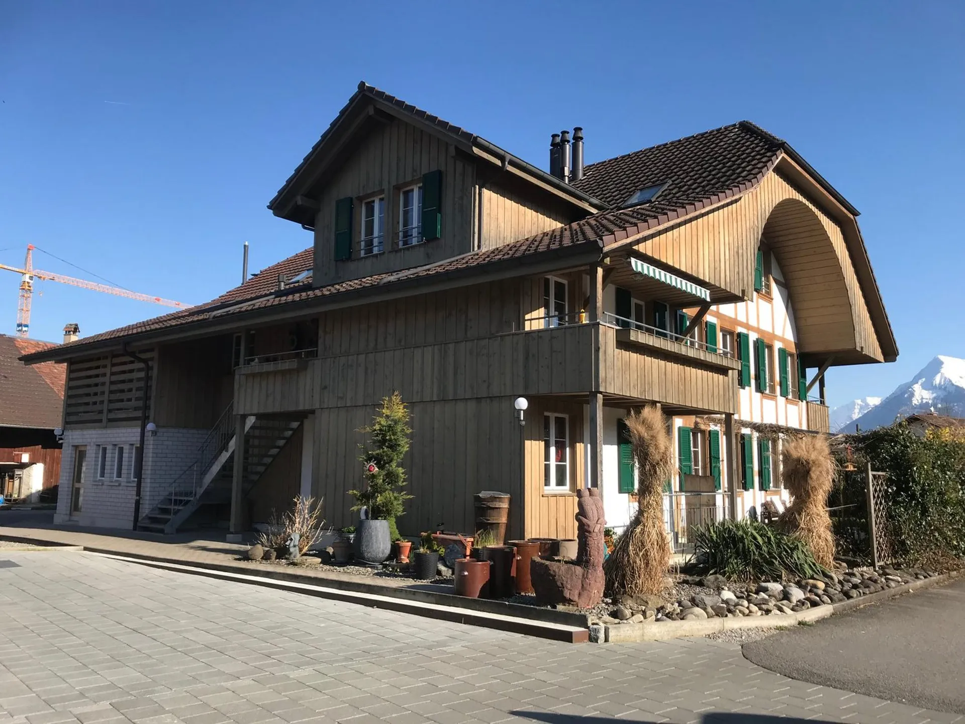 Charmante 4.5-Zimmer-Wohnung mit Balkon und Schwedenofen in Thierachern