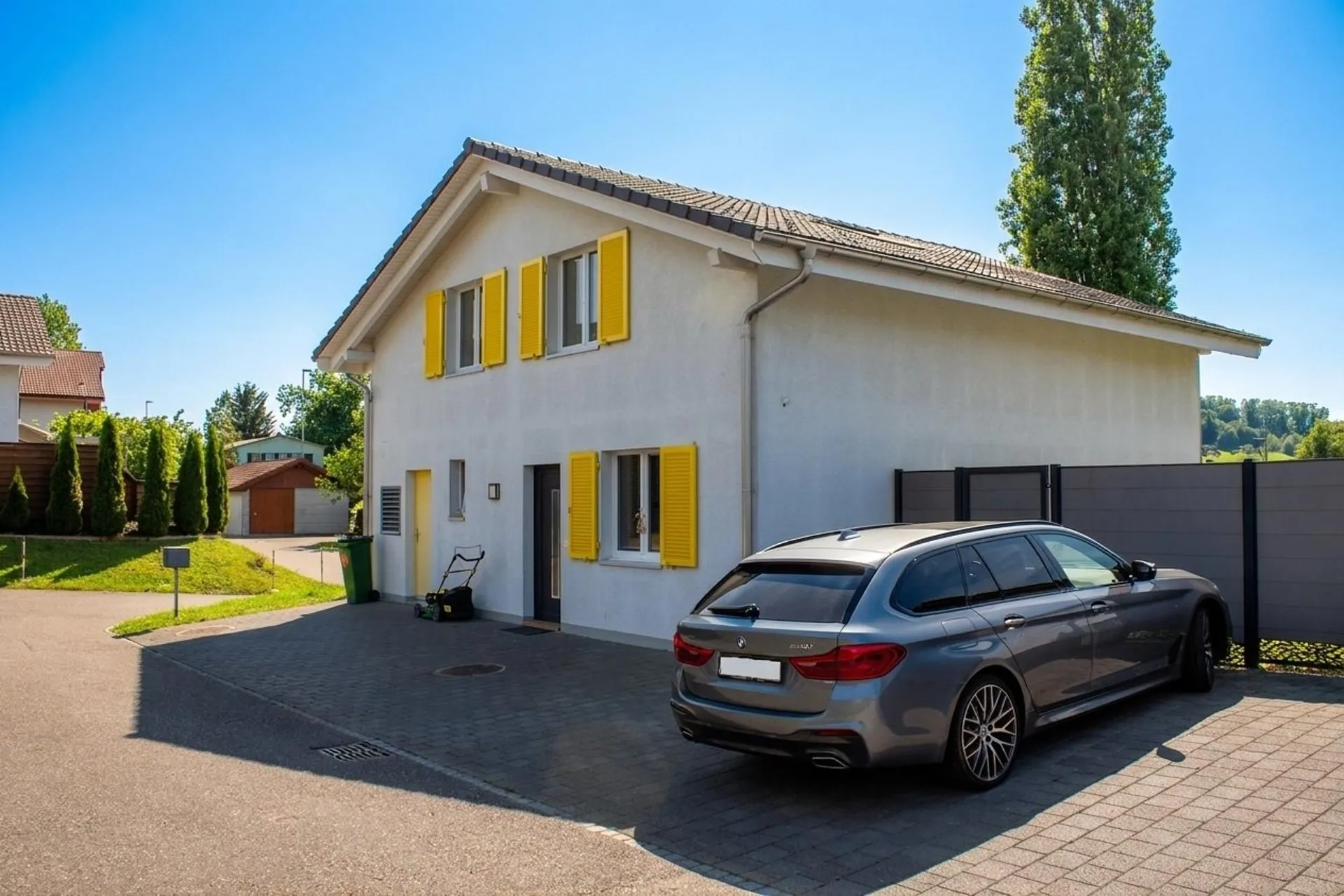 Modernes 5.5-Zimmer-Einfamilienhaus (BJ 2016) mit Garten – nur 6 Min. nach Langenthal