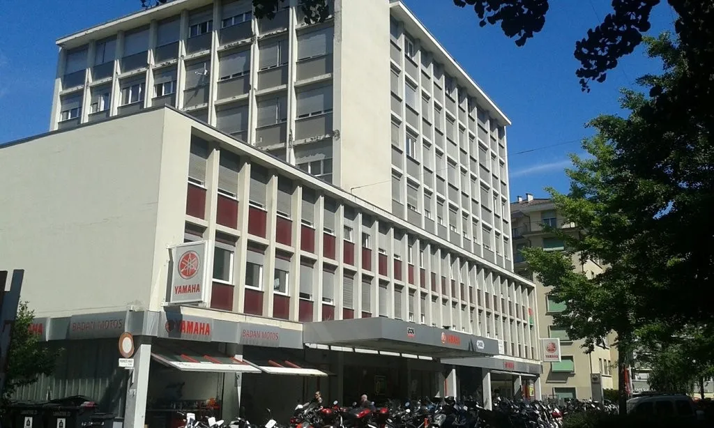 Place de parc intérieure /  Disponible de suite / Quartier Charmilles