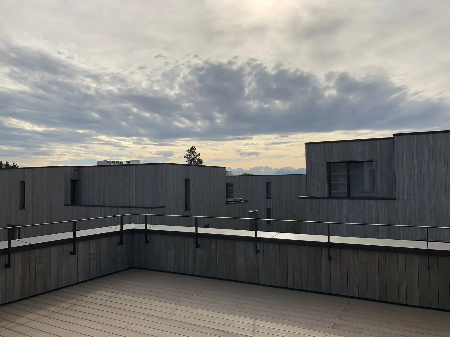 Moderne 2.5-Zimmer-Attika mit Balkon in Zollikofen