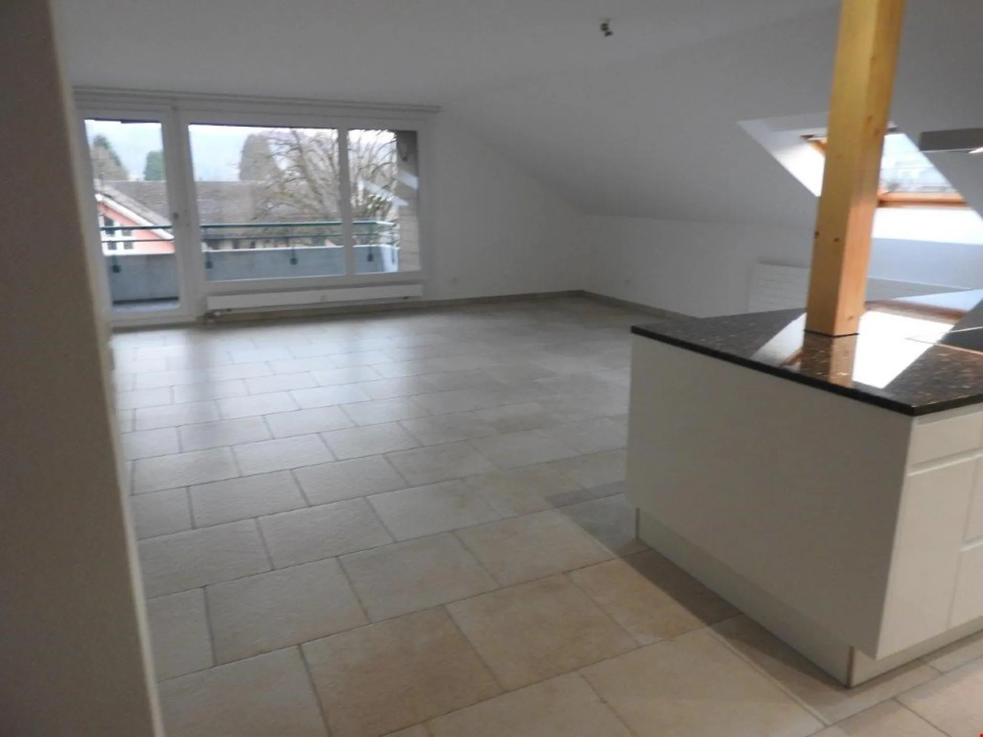 Grosse 5,5-Zimmer-Dachgeschoss-Wohnung in zentraler Lage von Burgdorf