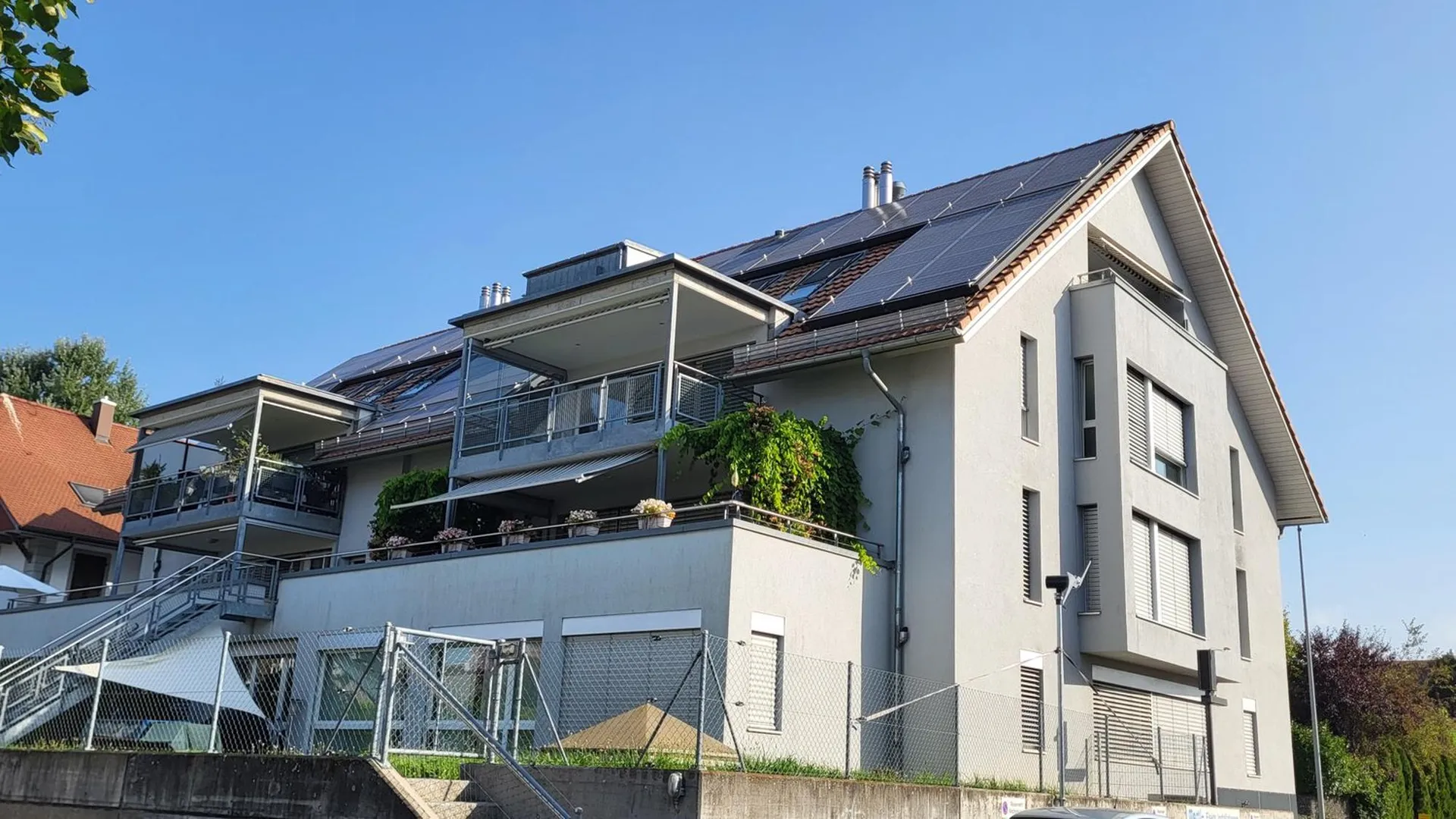 Schöne, zentral gelegene Loft-Dachwohnung mit Klimaanlage