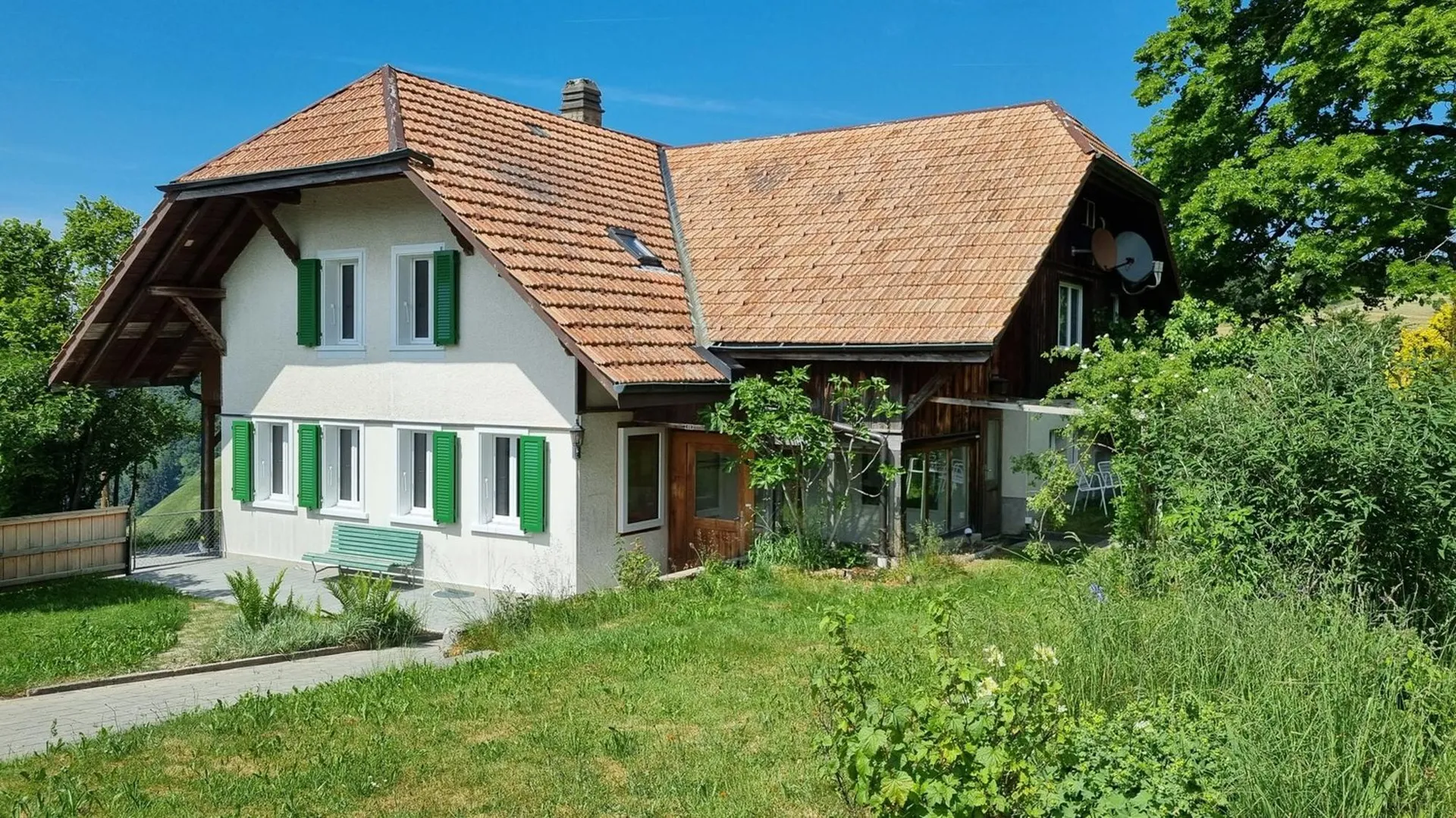 Einfamilienhaus mit 8.5 Zimmern an erhöhter, ländlicher Lage