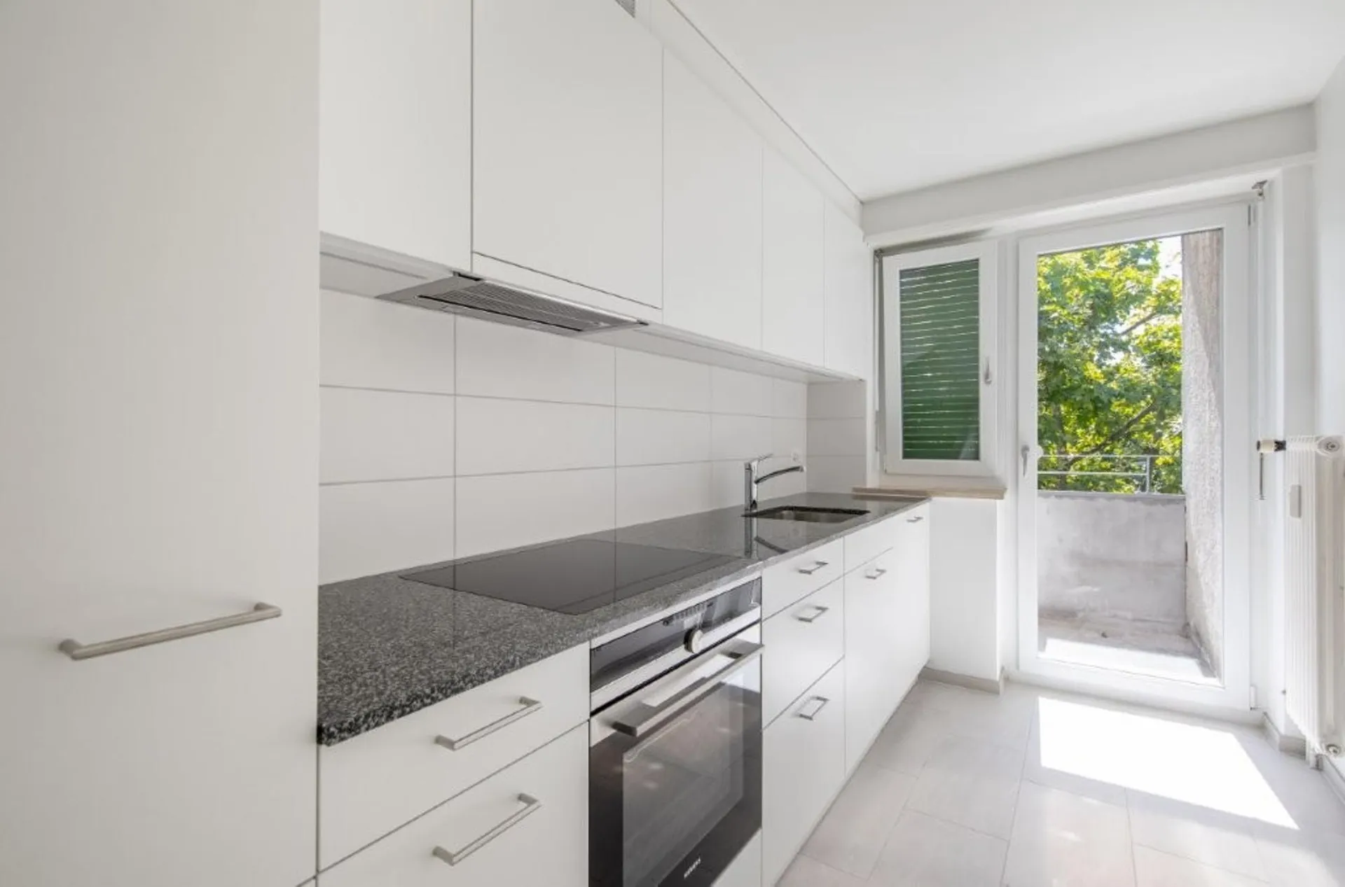 Helle und zentralgelegene 4-Zimmer-Wohnung mit Balkon in Basel