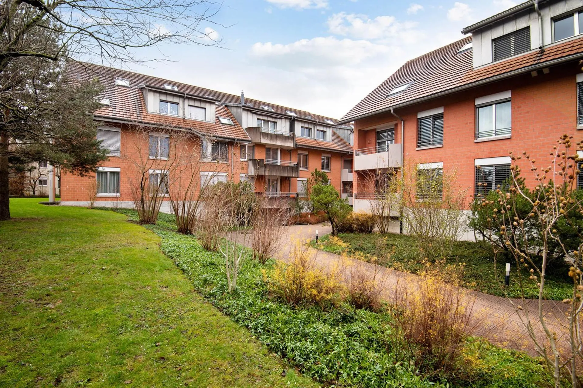 Schöne 2 1/2-Zimmer-Wohnung mit Balkon