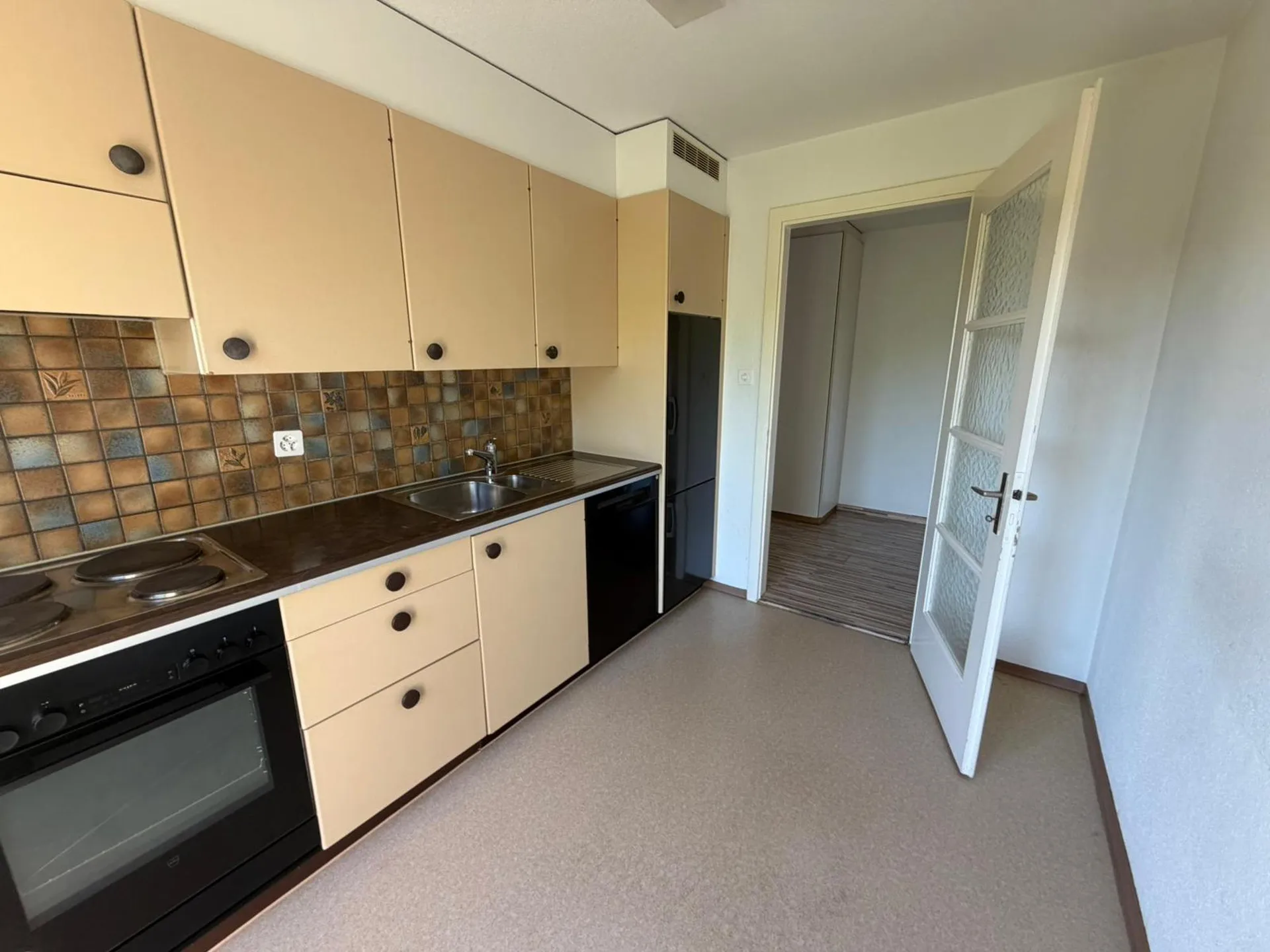 Helles Zimmer in 8051 Zürich- CHF 700 / Monat (inkl. Nebenkosten)