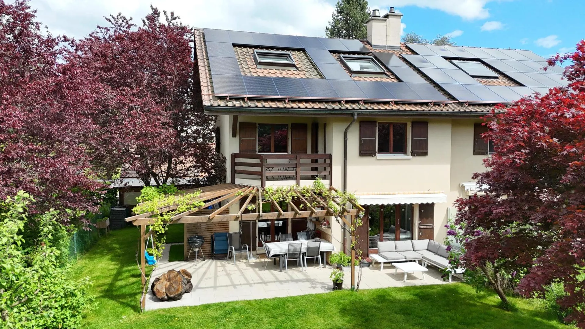 Villa familiale entièrement rénovée avec jardin et vue dégagée - Epalinges