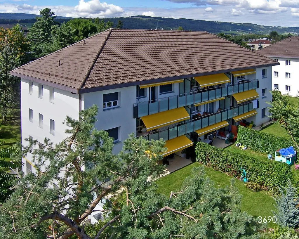 Quartier tranquille - verdure - proche toutes commodités.