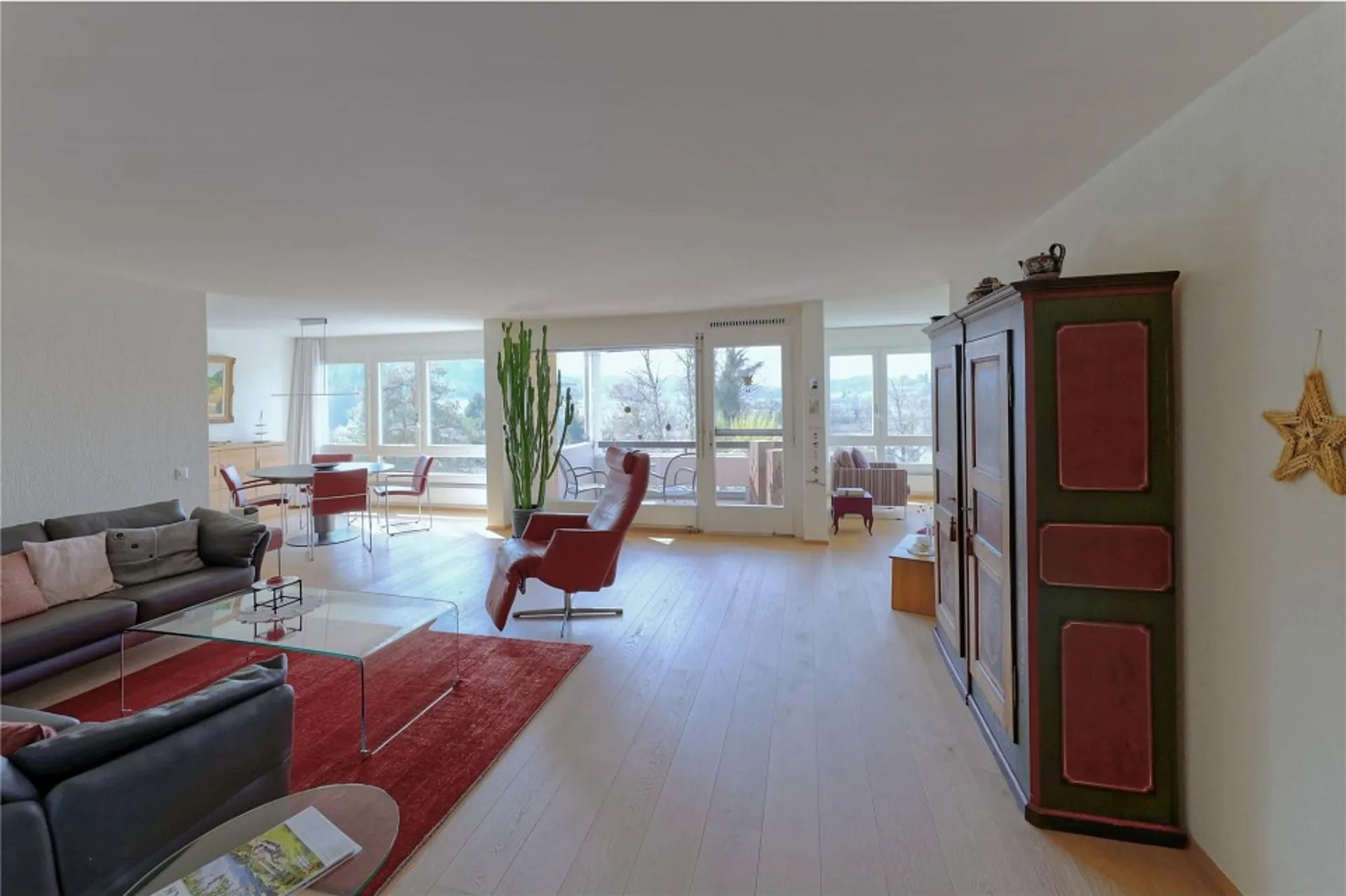 Der Wohlensee zum Greifen nah  lichtdurchflutete und grosszügige 5½-Zimmerwohnung im 5. OG