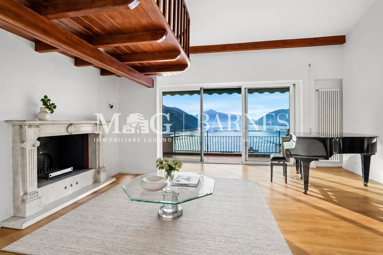 Lugano, Castagnola: Appartamento 4 locali con vista lago e box privato