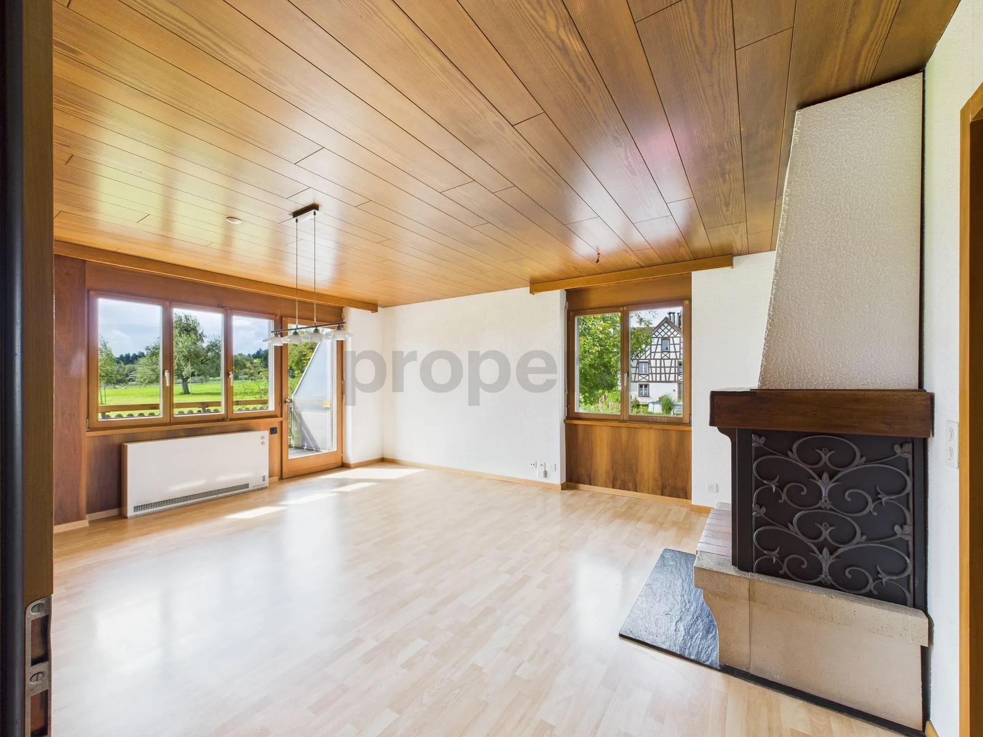 Attraktive 5-Zimmer-Wohnung mit wunderschöner Aussicht in Amlikon-Bissegg, Kanton TG