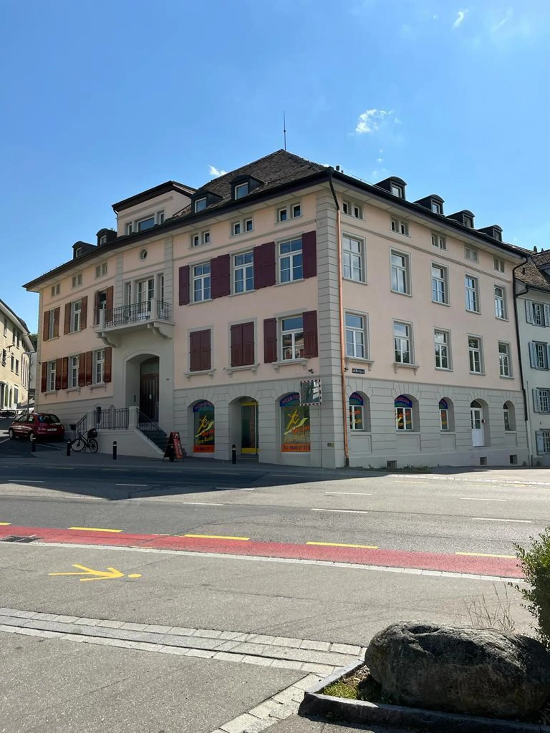 Charmante 2.5-Zimmer-Dachgeschoss-Wohnung in Feuerthalen!