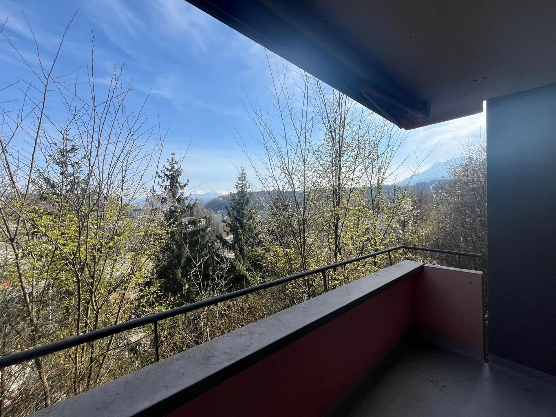 Helle 3.5-Zimmer-Familienwohnung mit Balkon in ruhiger Lage