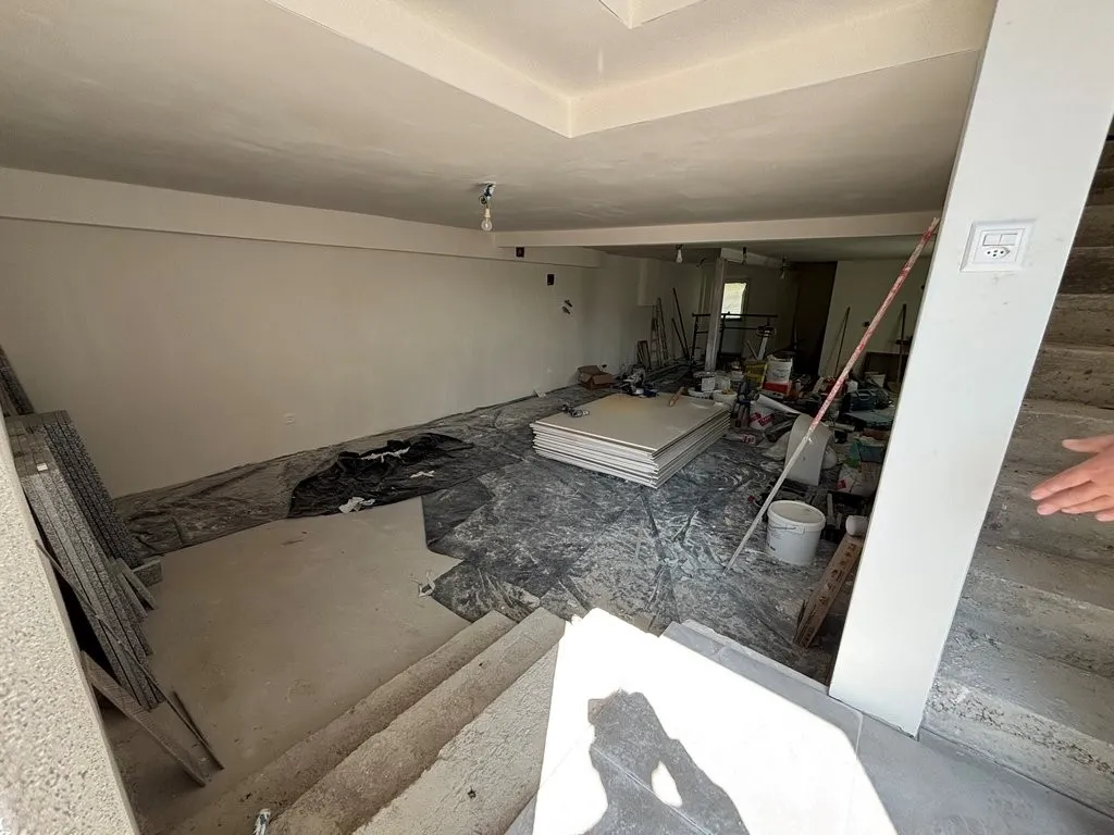 Dépôt/Bureau de 120 m2 - 1 mois de loyer offert