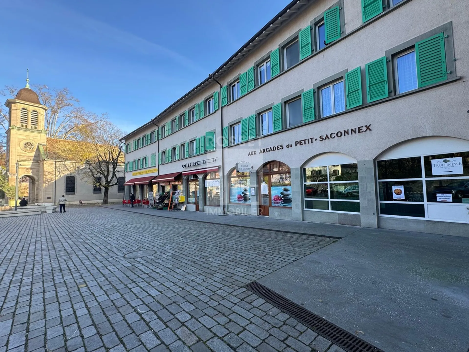 Arcade d'env. 66m² au rez-de-chaussée