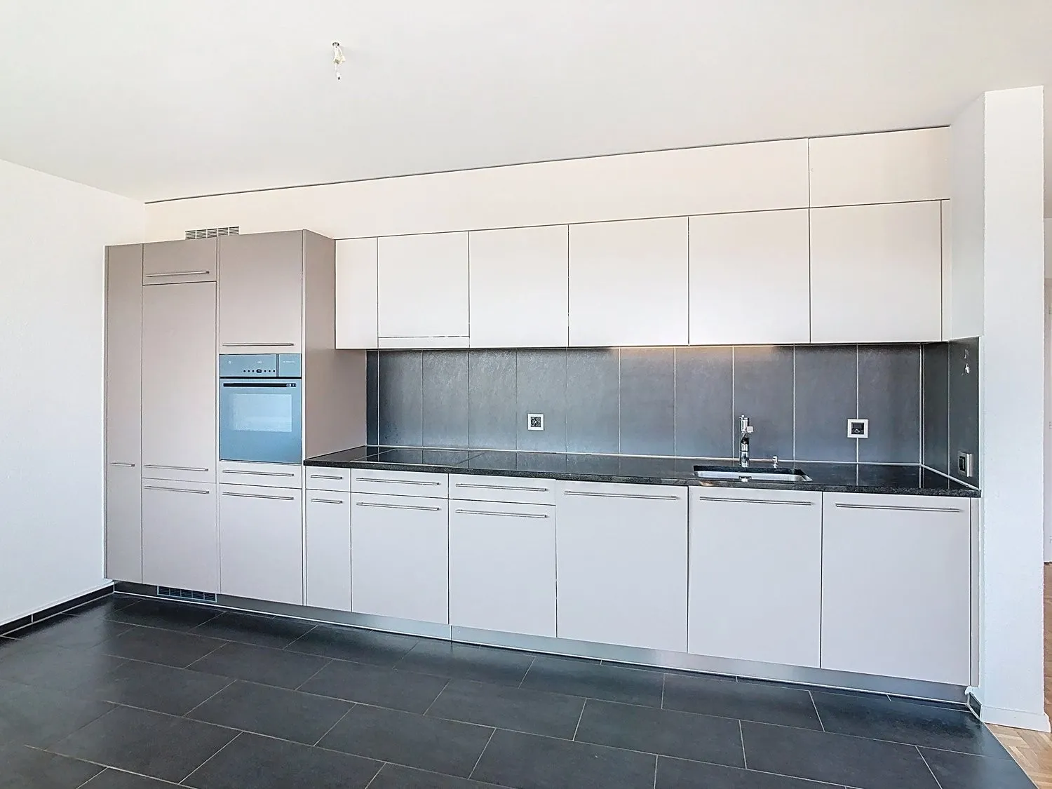 Superbe logement lumineux avec loggia et panorama exceptionnel