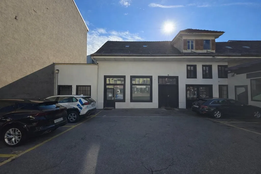Local disponible à CHF 2'850.-/mois charges comprises