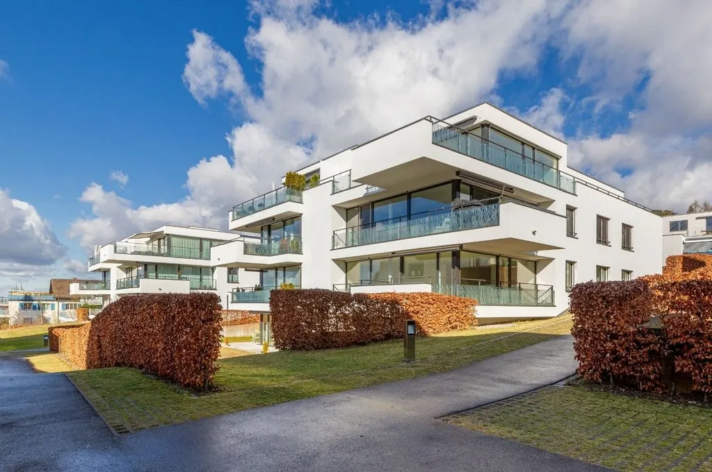 Moderne Wohnung mit Gratis Einstellplatz - befristet bis 31.03.2027