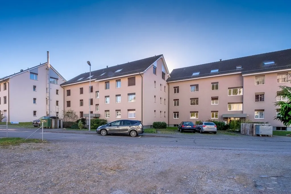 Schöne 4.5 Zimmerwohnung zu vermieten