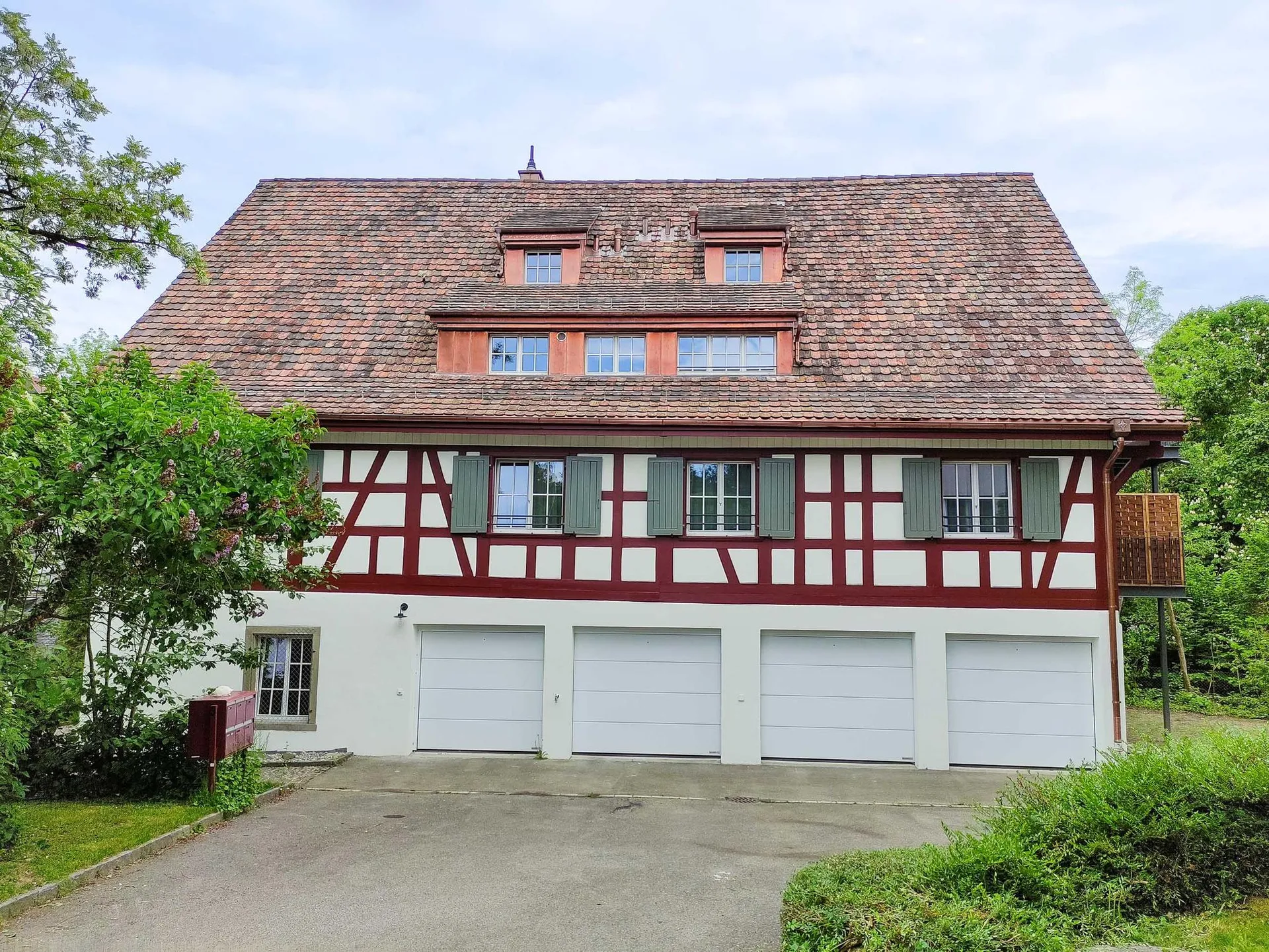 Totalsanierte 3.5-Zmmerwohnung in historischem Riegelhaus